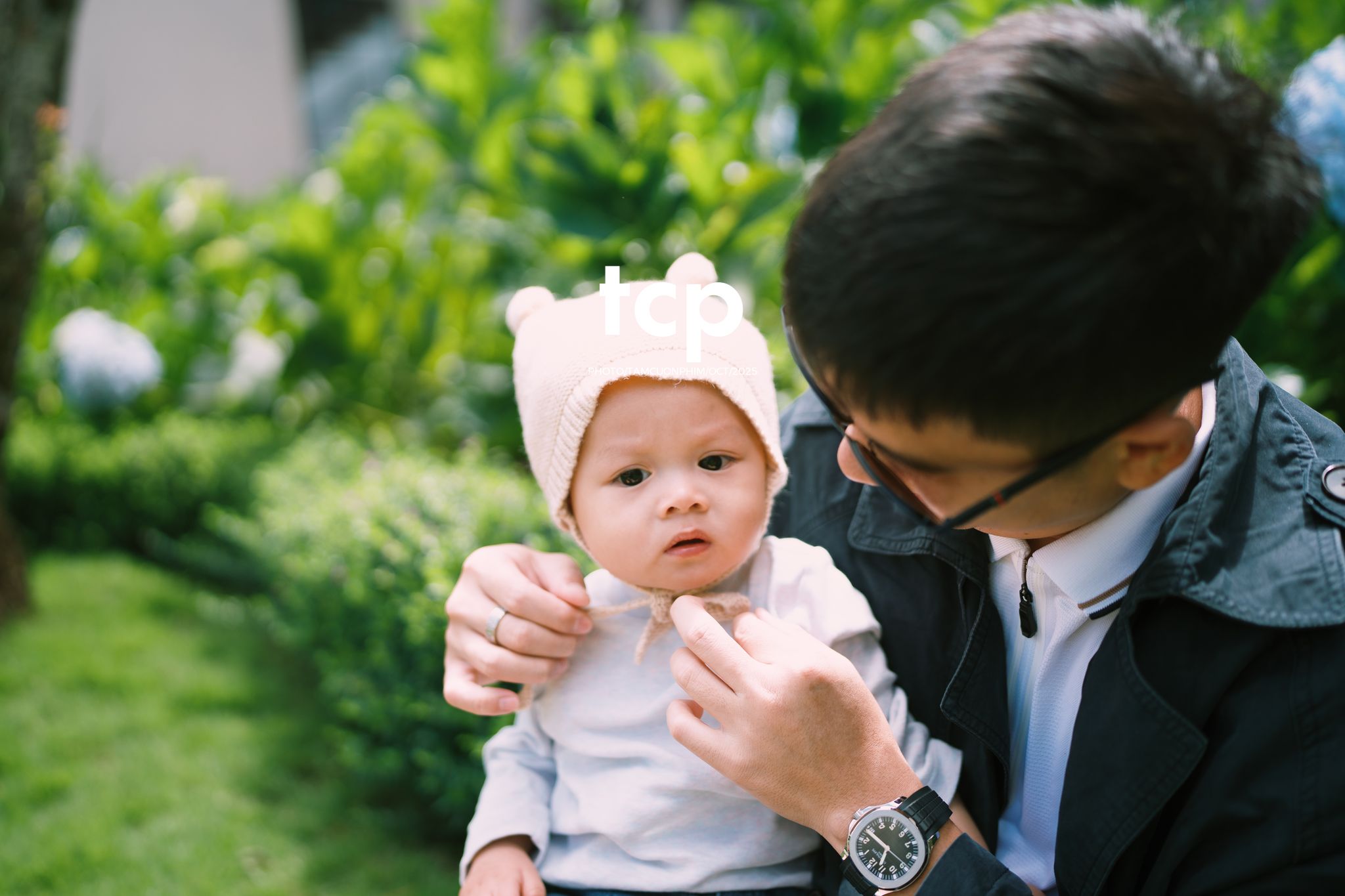 Tám Cuộn Phim - KHOẢNG TRỜI RIÊNG GIỮA MIỀN CẢNH QUAN