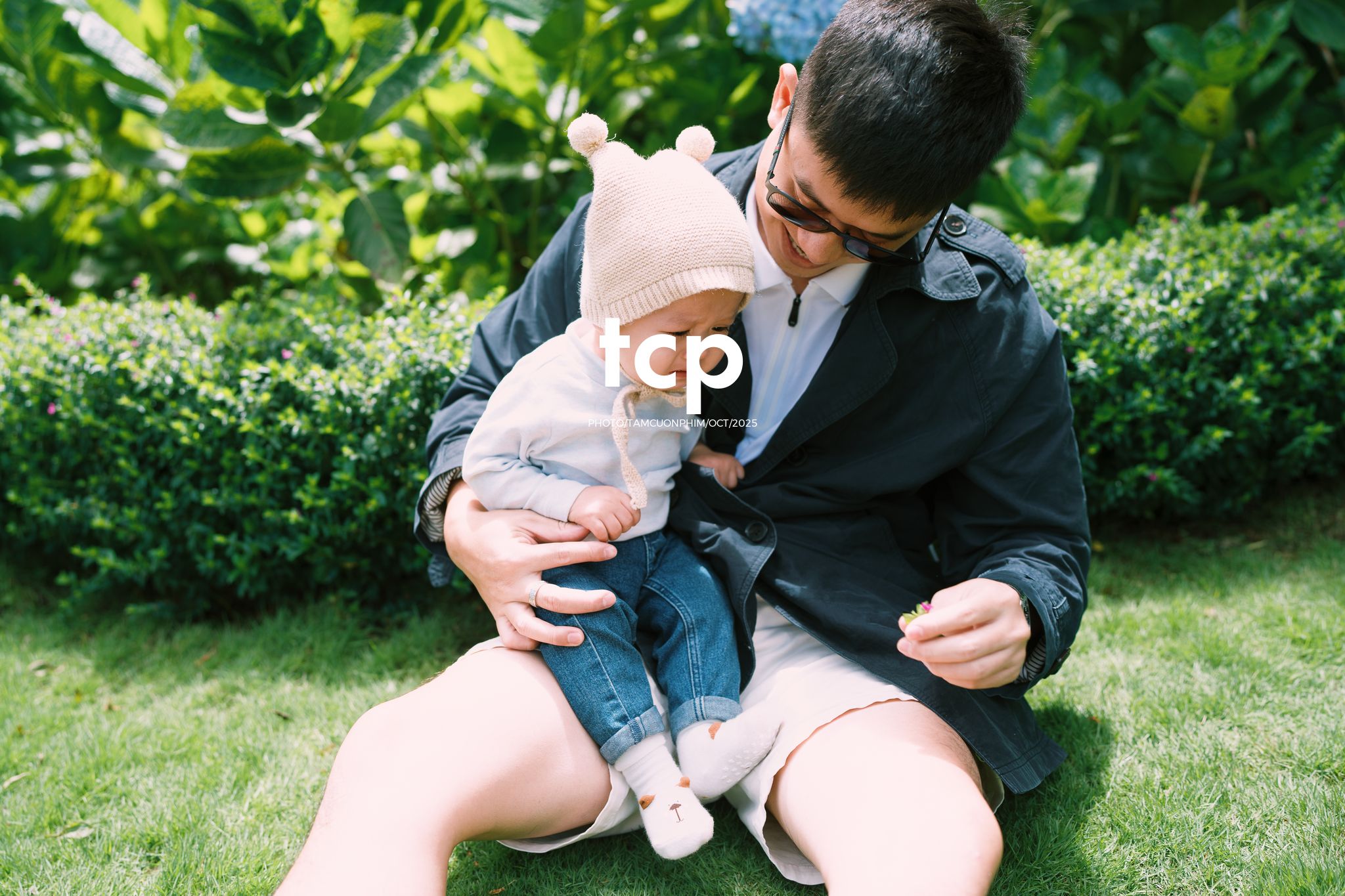 Tám Cuộn Phim - KHOẢNG TRỜI RIÊNG GIỮA MIỀN CẢNH QUAN