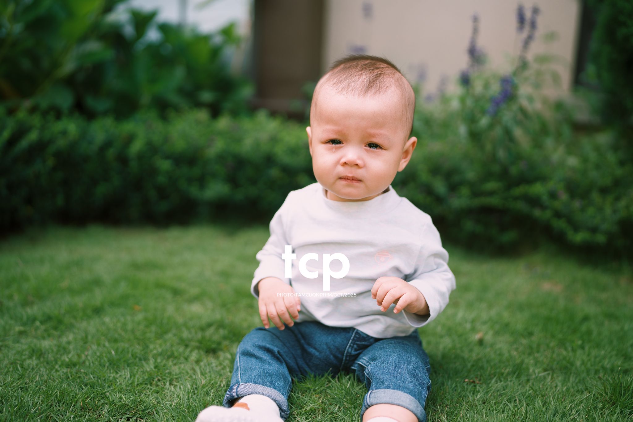 Tám Cuộn Phim - KHOẢNG TRỜI RIÊNG GIỮA MIỀN CẢNH QUAN