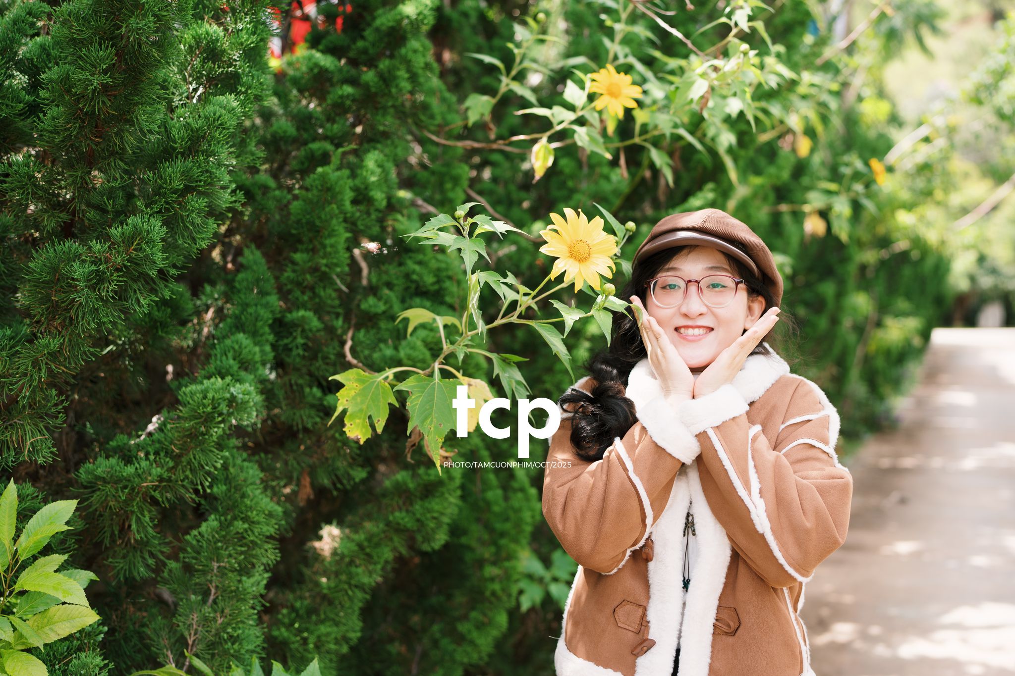 Tám Cuộn Phim - Sương lạnh và áo khoác da lộn