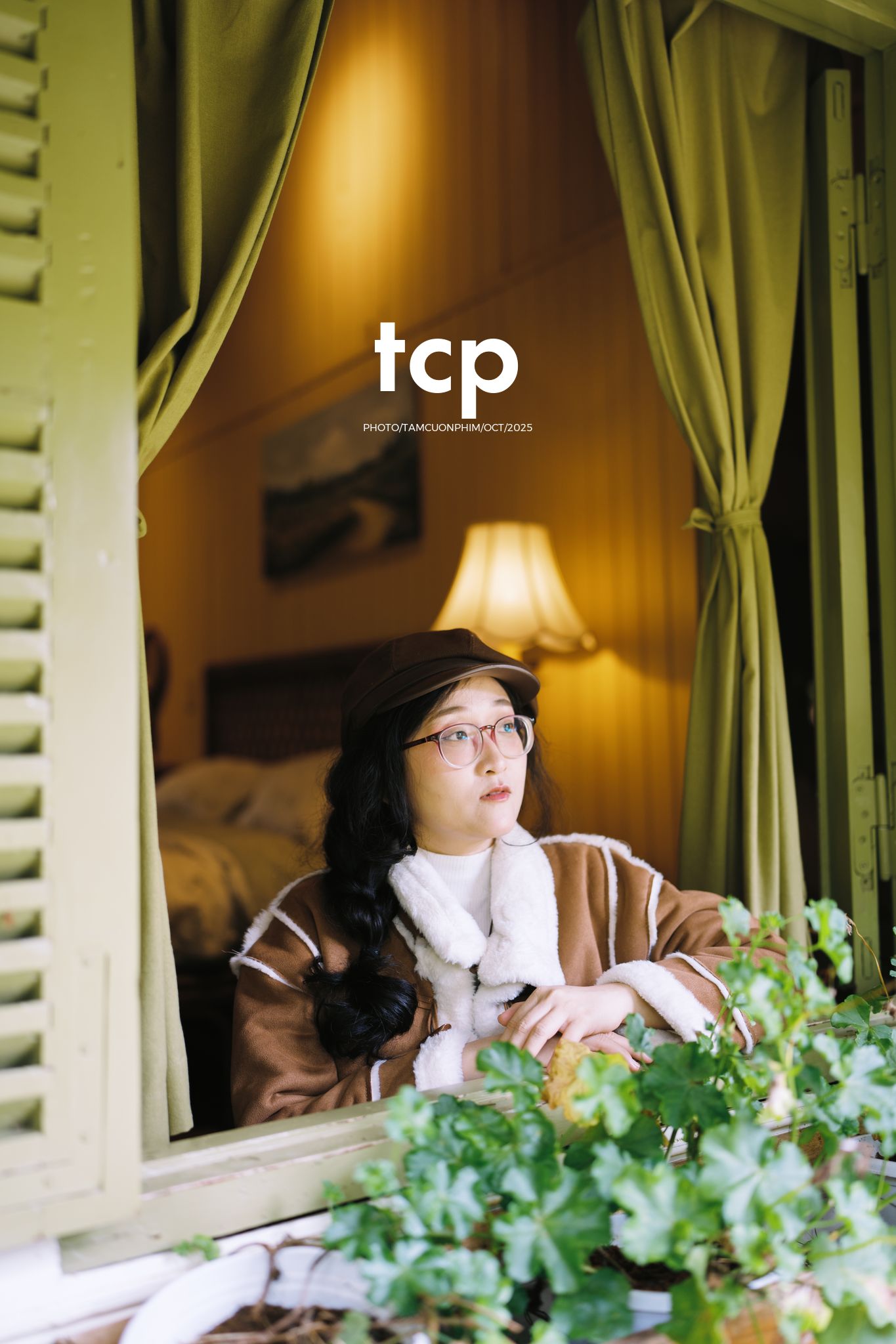 Tám Cuộn Phim - Sương lạnh và áo khoác da lộn