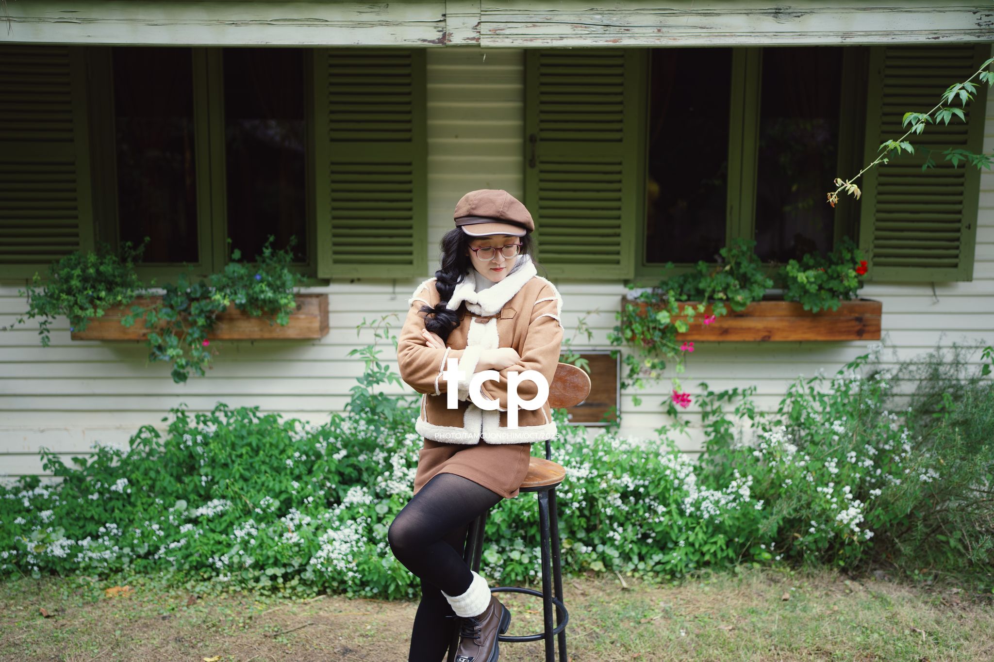 Tám Cuộn Phim - Sương lạnh và áo khoác da lộn