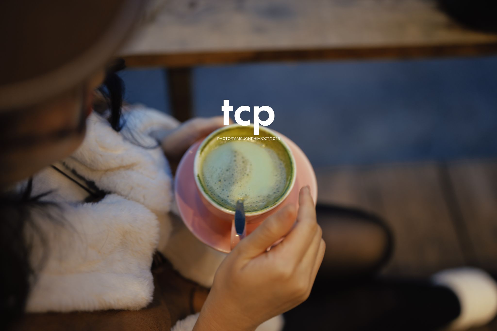 Tám Cuộn Phim - Sương lạnh và áo khoác da lộn