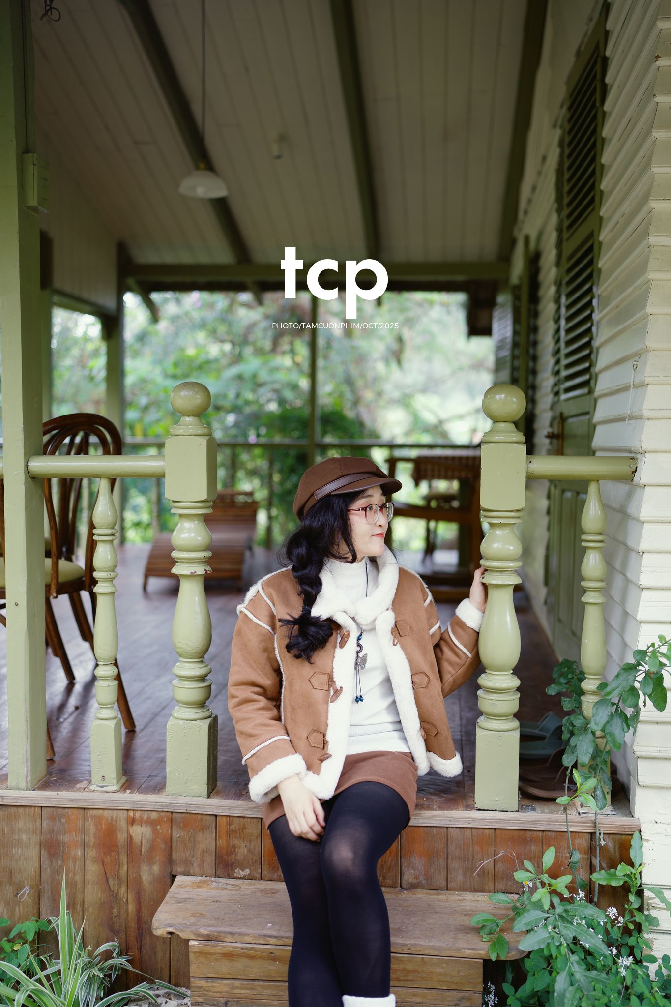 Tám Cuộn Phim - Sương lạnh và áo khoác da lộn