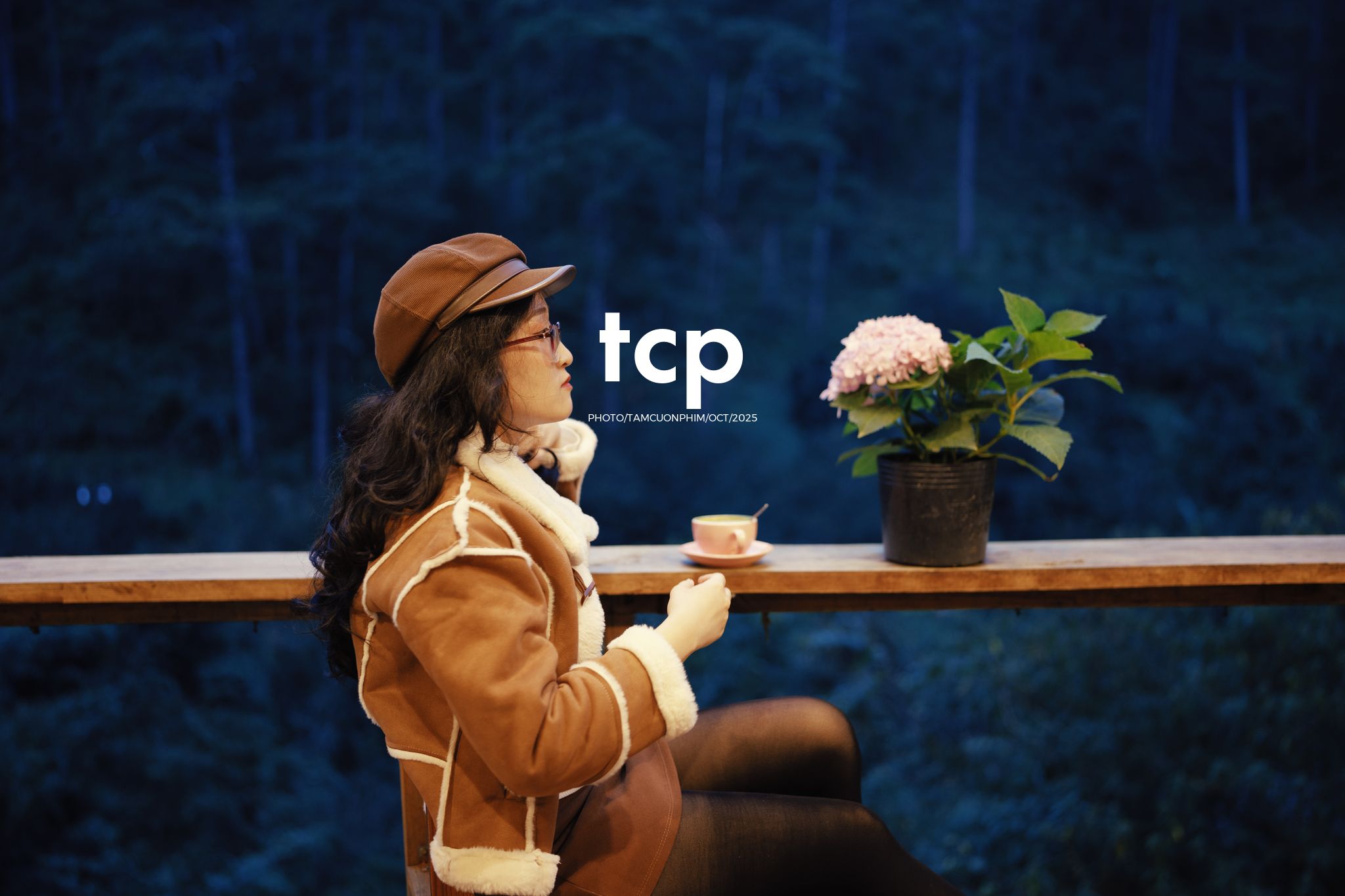 Tám Cuộn Phim - Sương lạnh và áo khoác da lộn