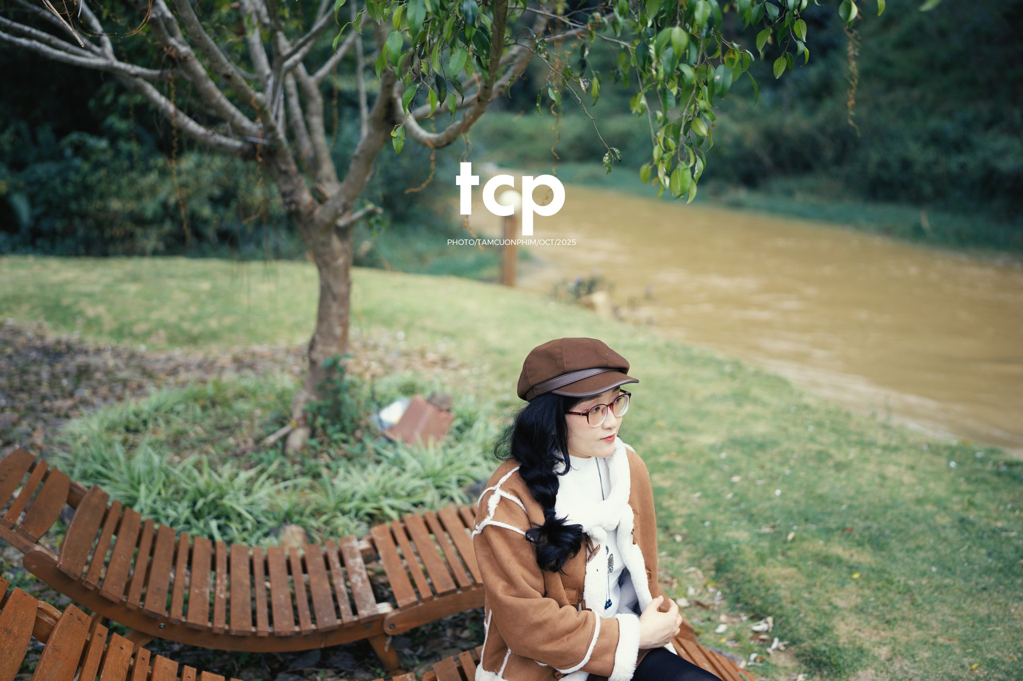 Tám Cuộn Phim - Sương lạnh và áo khoác da lộn