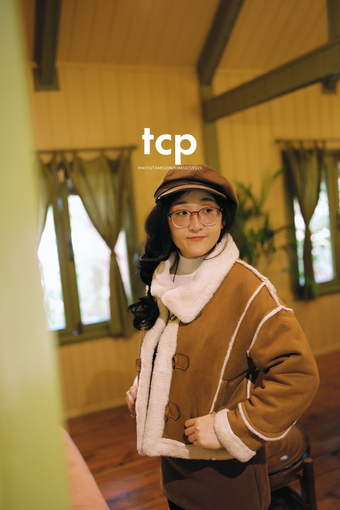 Tám Cuộn Phim - Sương lạnh và áo khoác da lộn