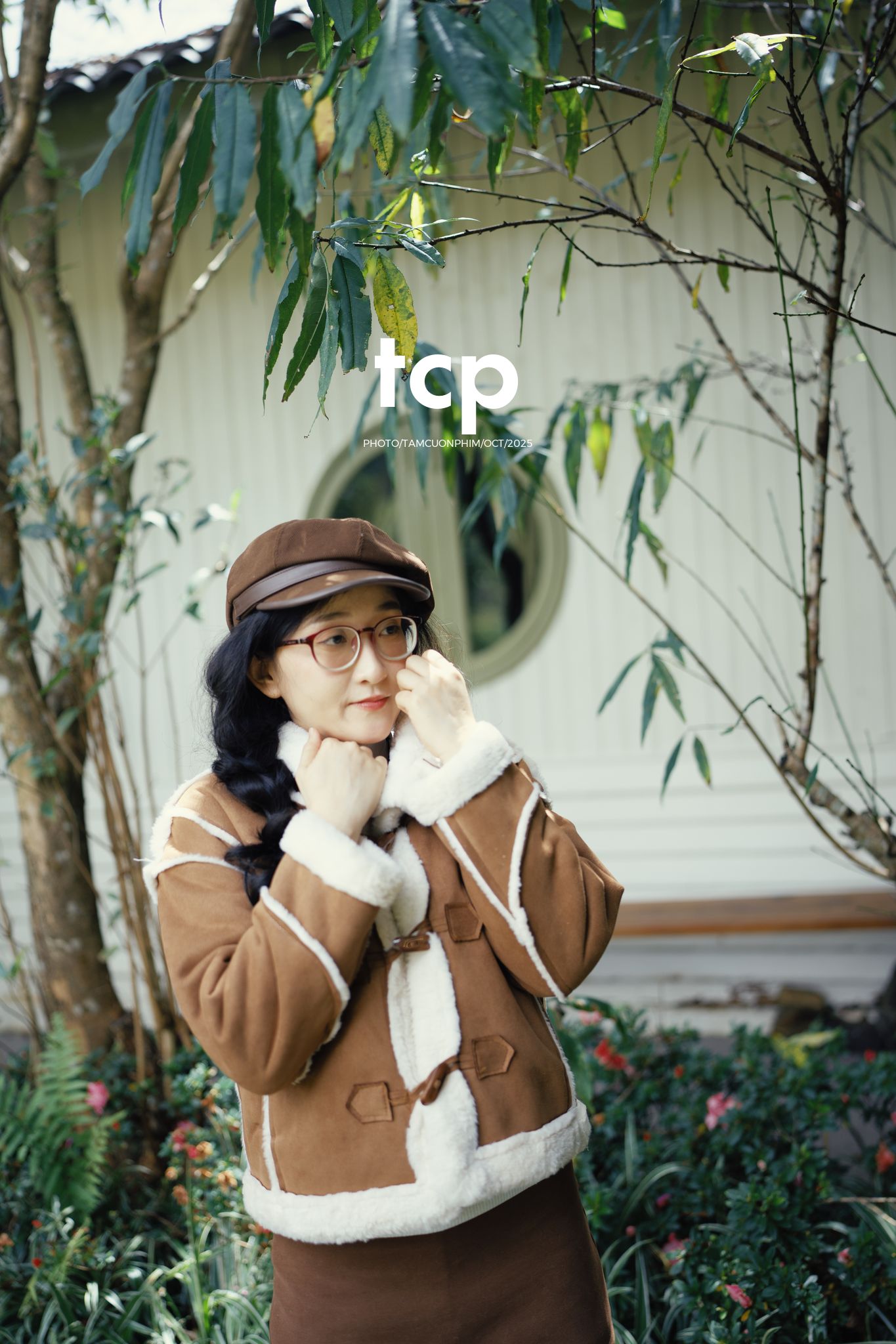 Tám Cuộn Phim - Sương lạnh và áo khoác da lộn