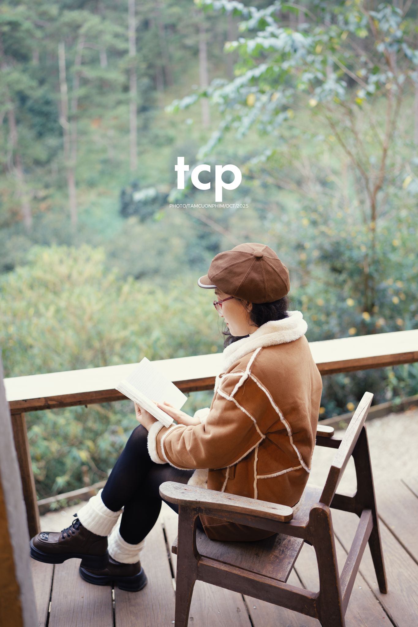 Tám Cuộn Phim - Sương lạnh và áo khoác da lộn