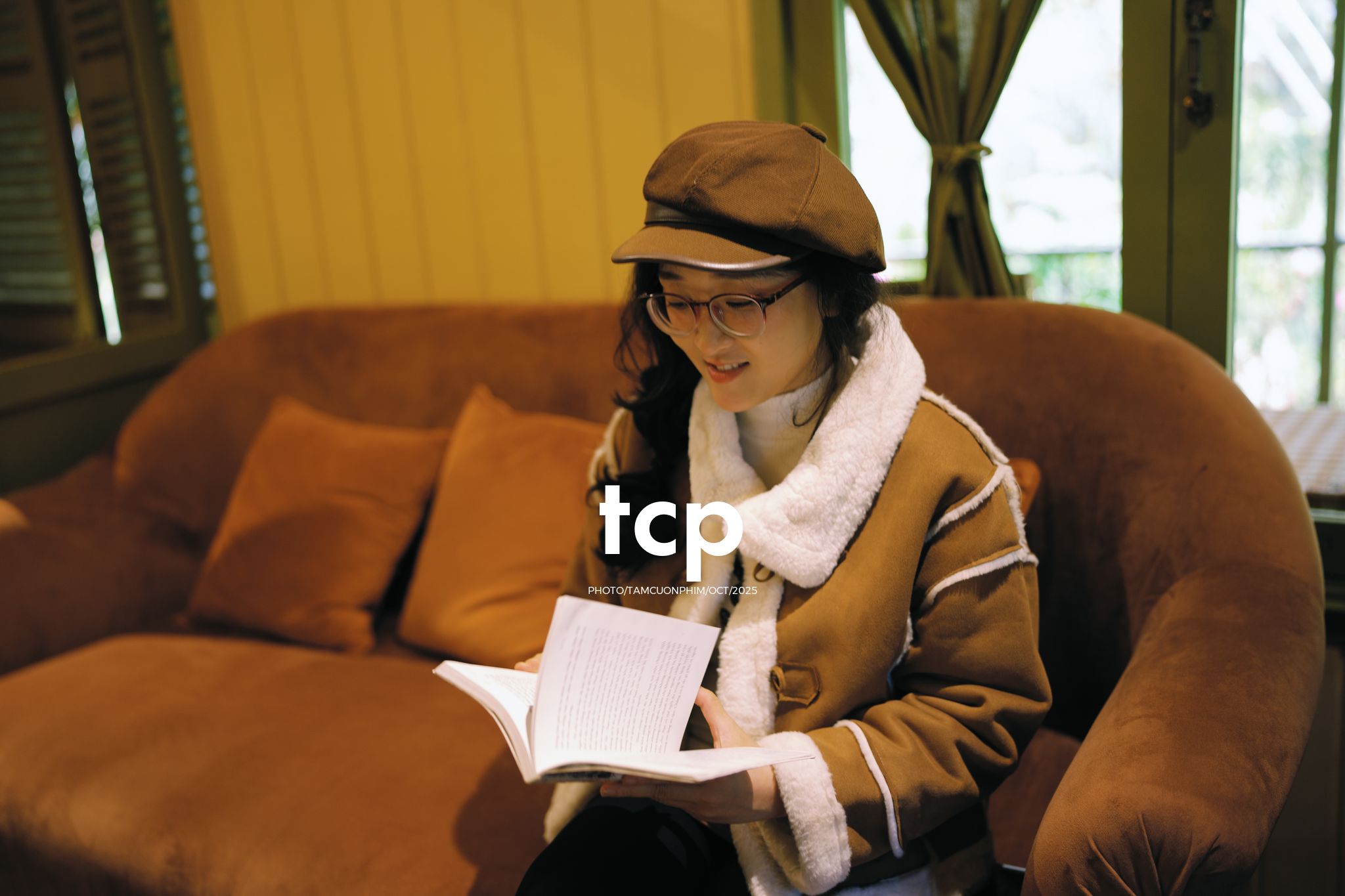 Tám Cuộn Phim - Sương lạnh và áo khoác da lộn