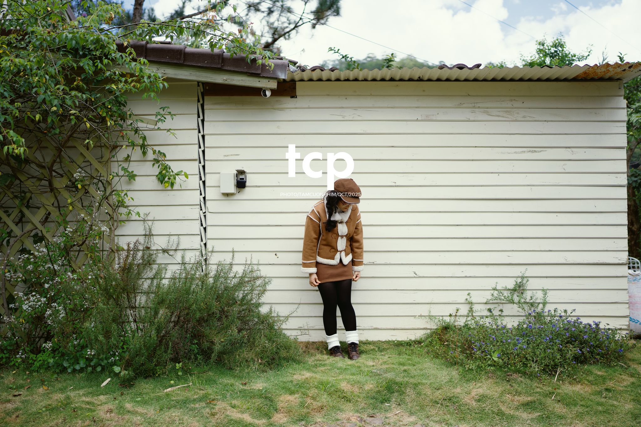 Tám Cuộn Phim - Sương lạnh và áo khoác da lộn