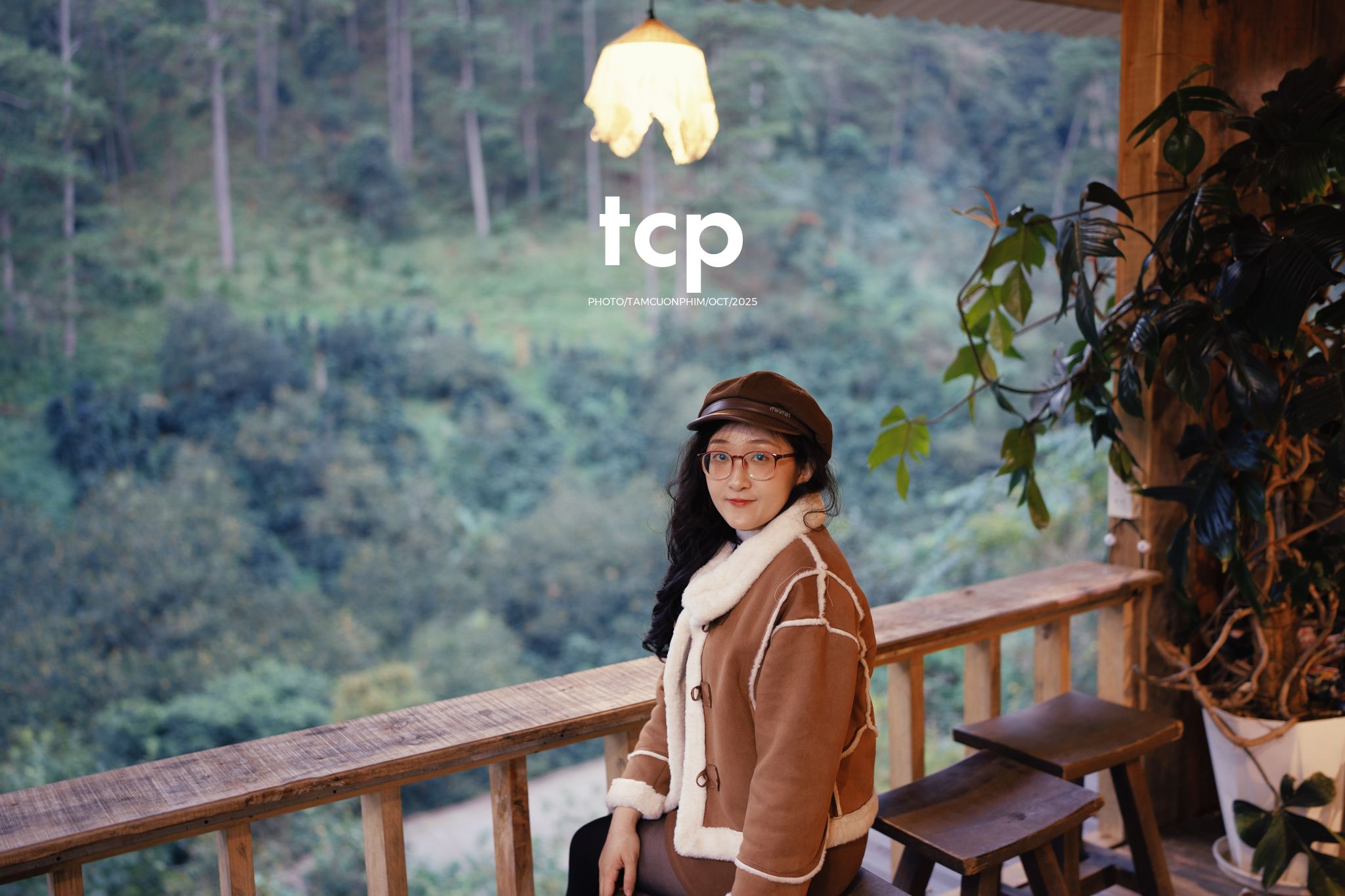 Tám Cuộn Phim - Sương lạnh và áo khoác da lộn