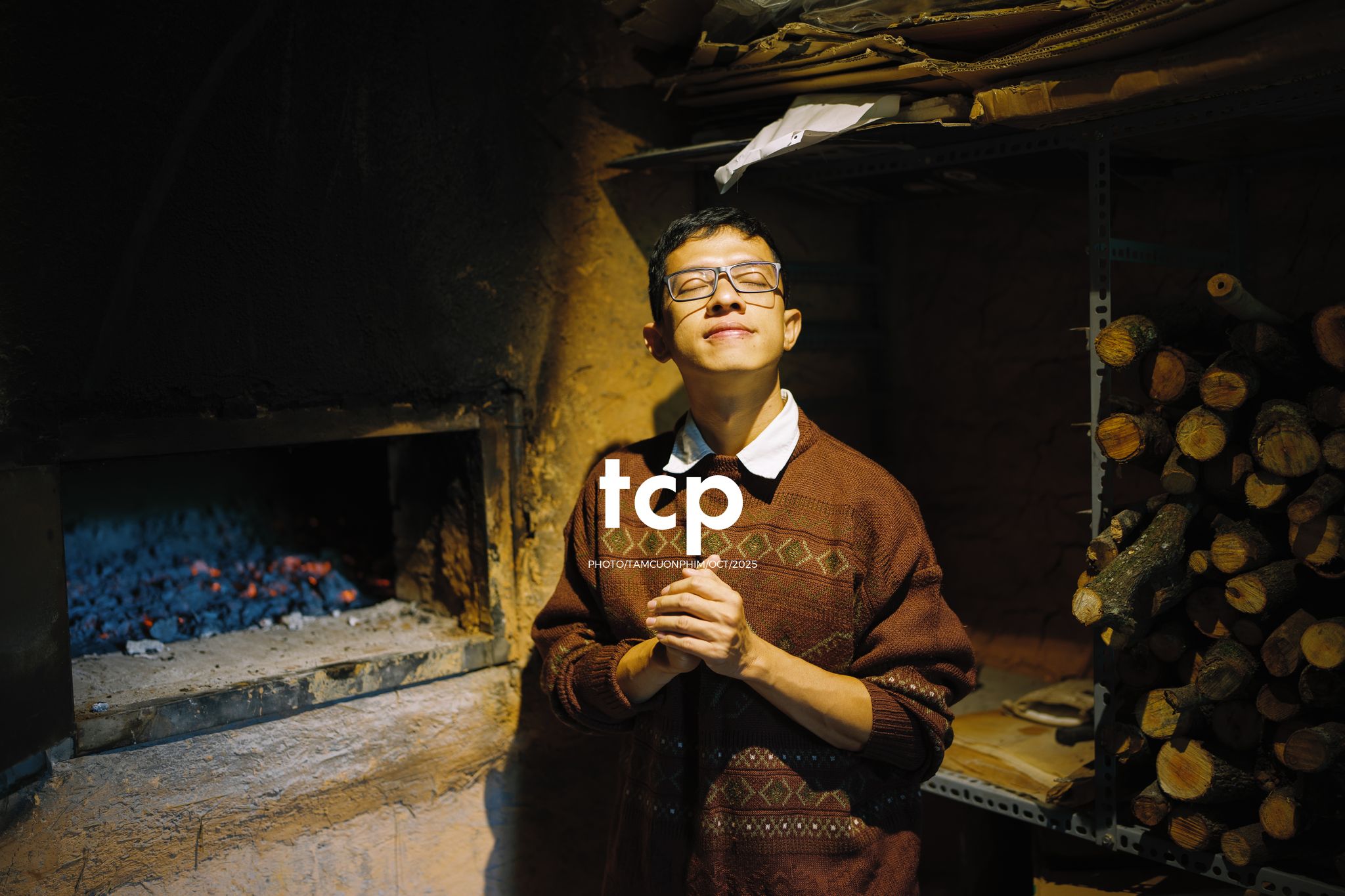 Tám Cuộn Phim - Hơi lạnh cao nguyên và tách cà phê ấm