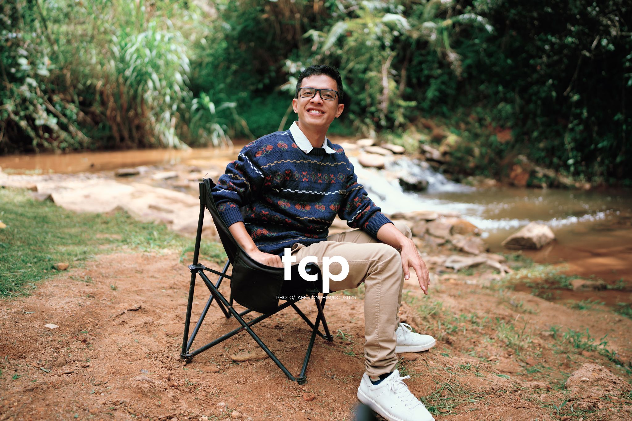 Tám Cuộn Phim - Hơi lạnh cao nguyên và tách cà phê ấm