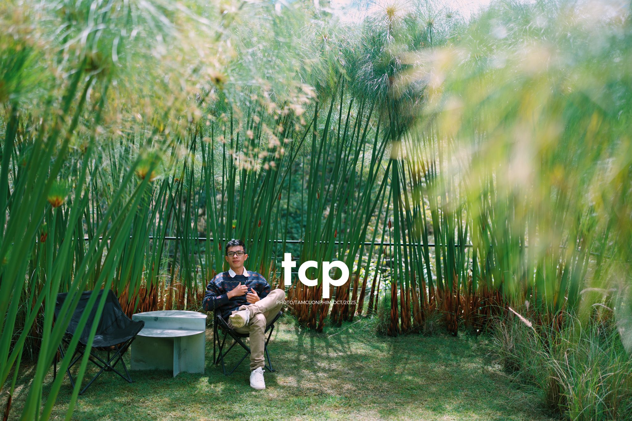 Tám Cuộn Phim - Hơi lạnh cao nguyên và tách cà phê ấm