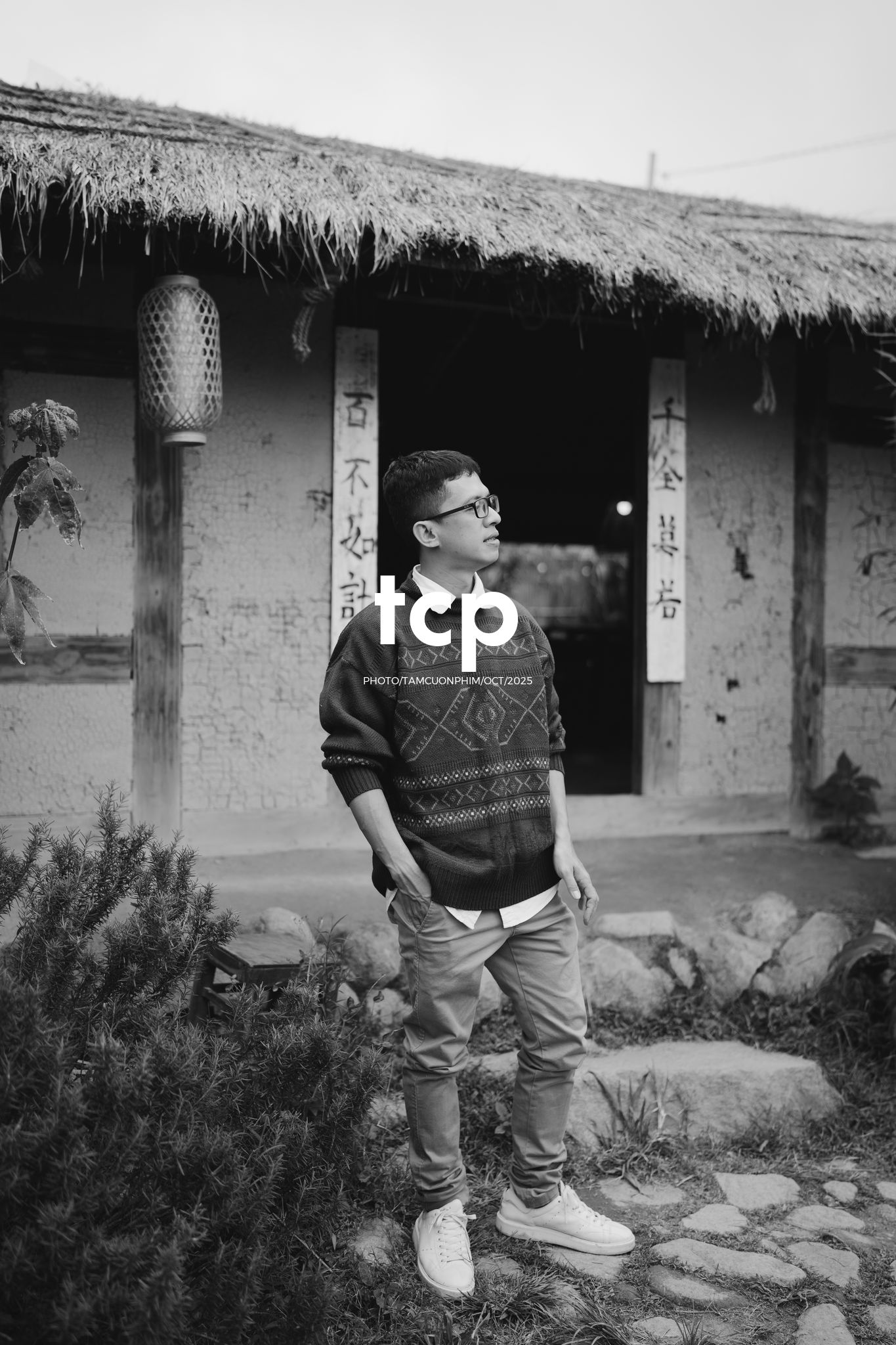 Tám Cuộn Phim - Hơi lạnh cao nguyên và tách cà phê ấm