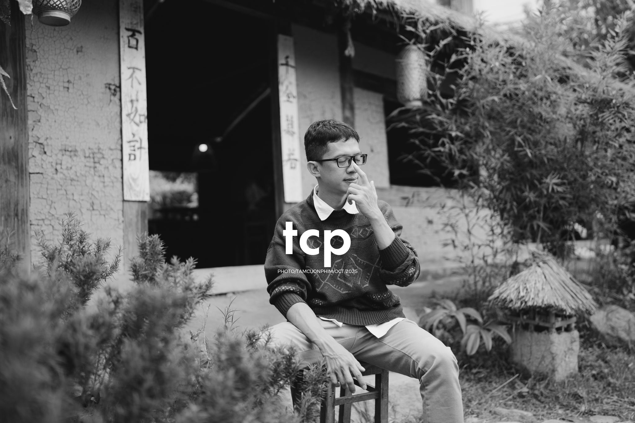 Tám Cuộn Phim - Hơi lạnh cao nguyên và tách cà phê ấm