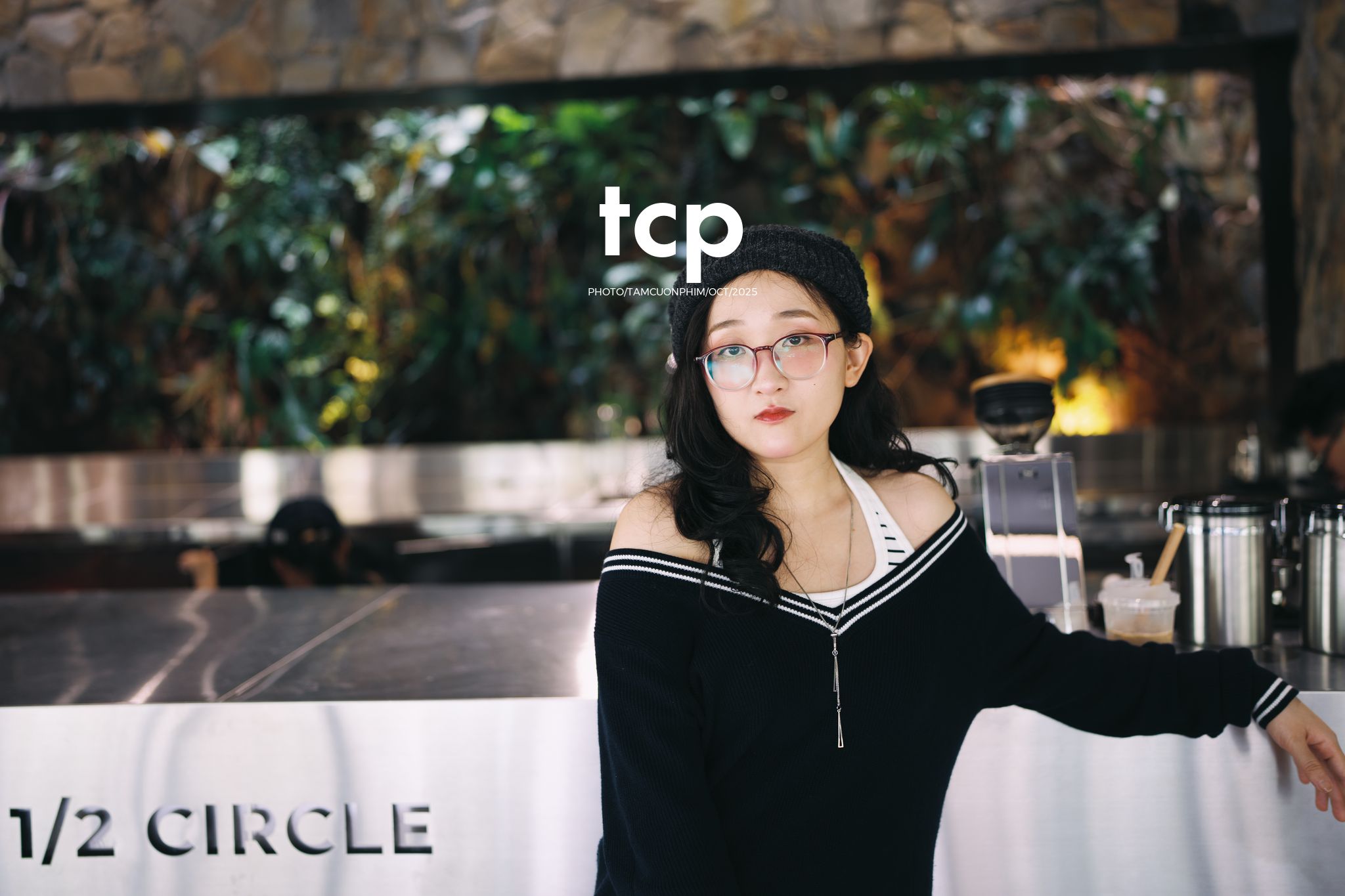 Tám Cuộn Phim - Ly cà phê đá tan chậm giữa sương mù cao nguyên