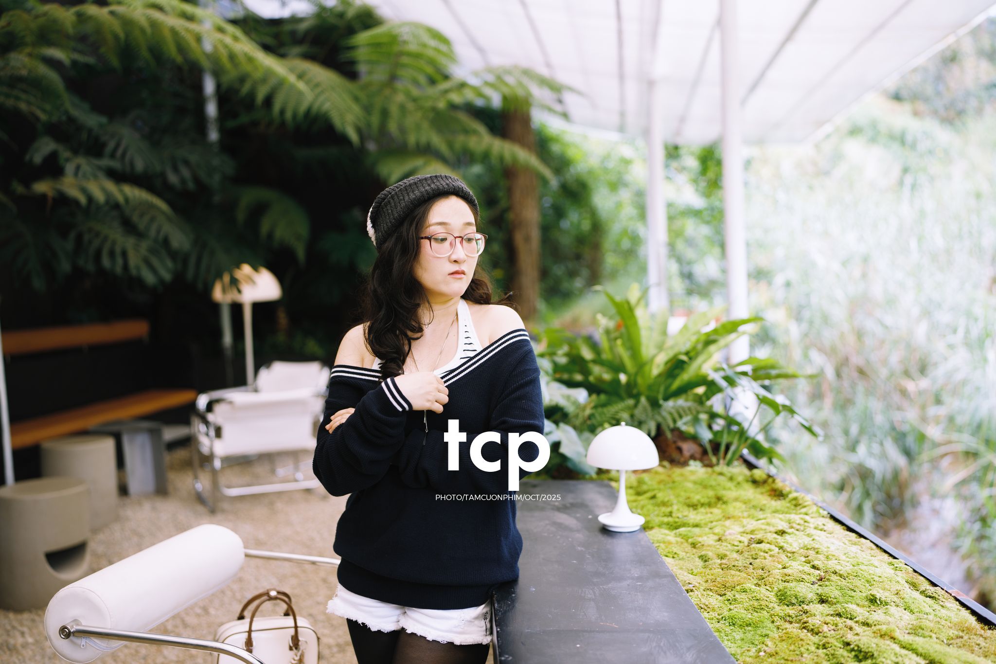 Tám Cuộn Phim - Ly cà phê đá tan chậm giữa sương mù cao nguyên