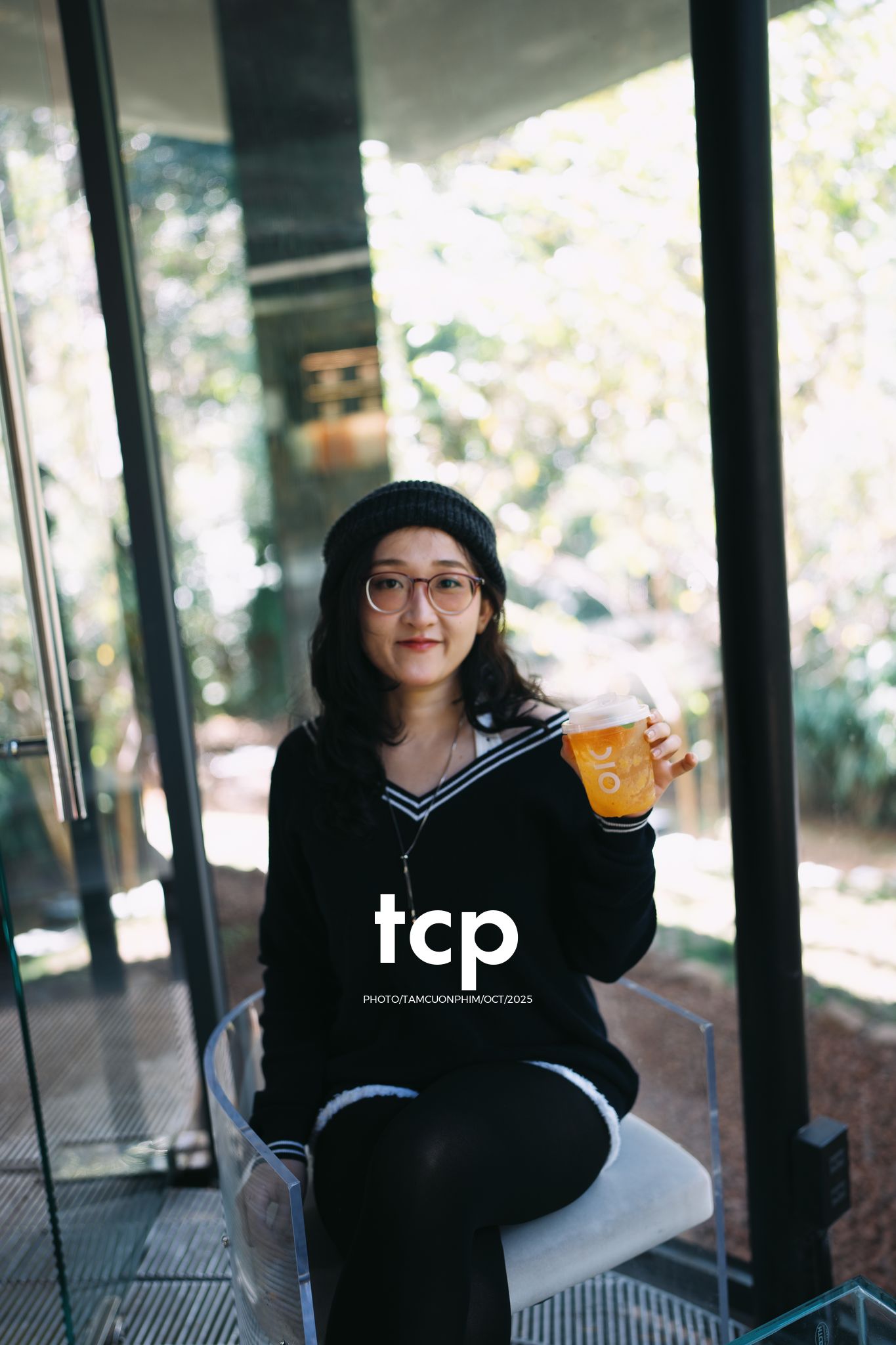 Tám Cuộn Phim - Ly cà phê đá tan chậm giữa sương mù cao nguyên