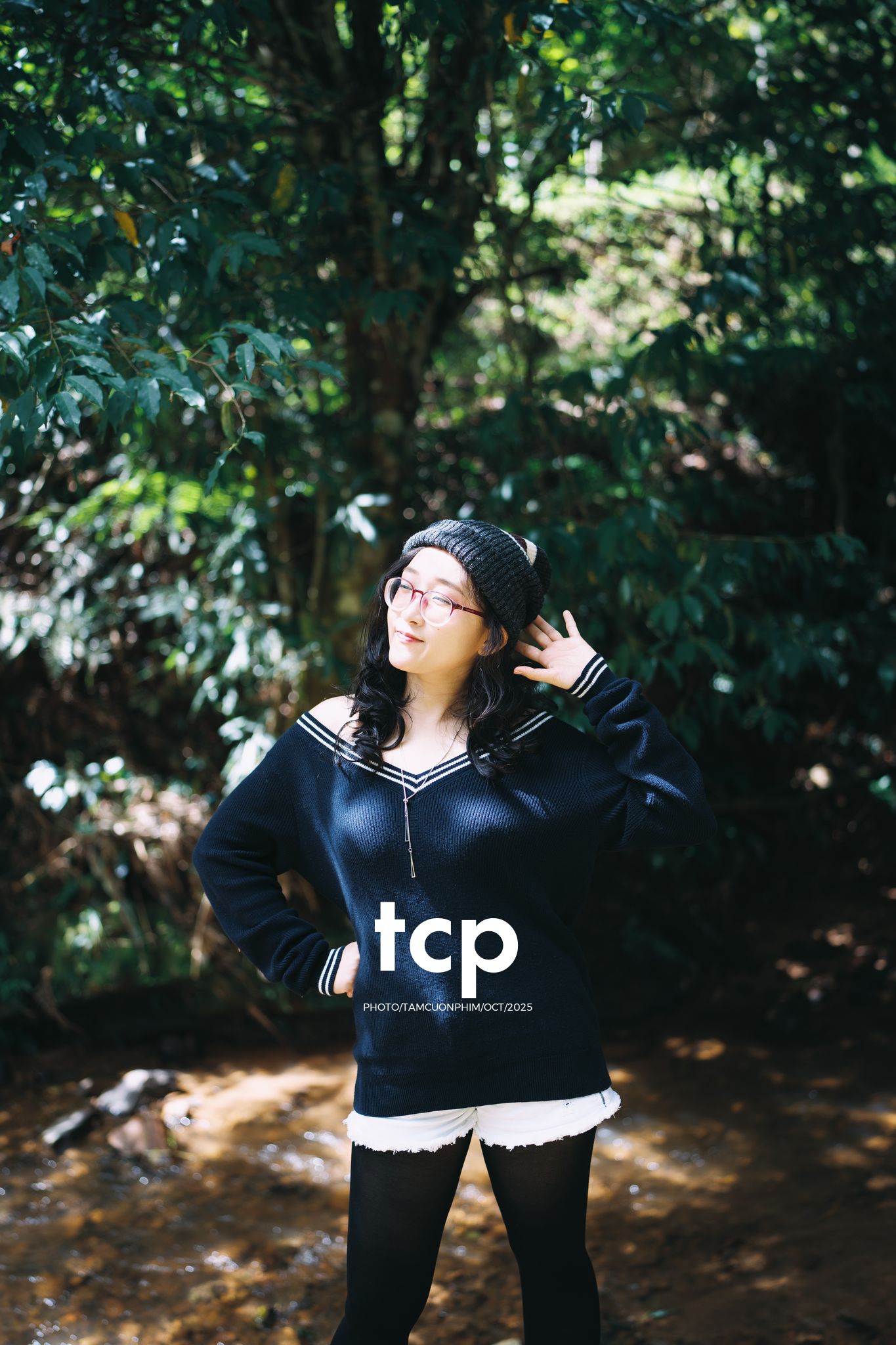 Tám Cuộn Phim - Ly cà phê đá tan chậm giữa sương mù cao nguyên