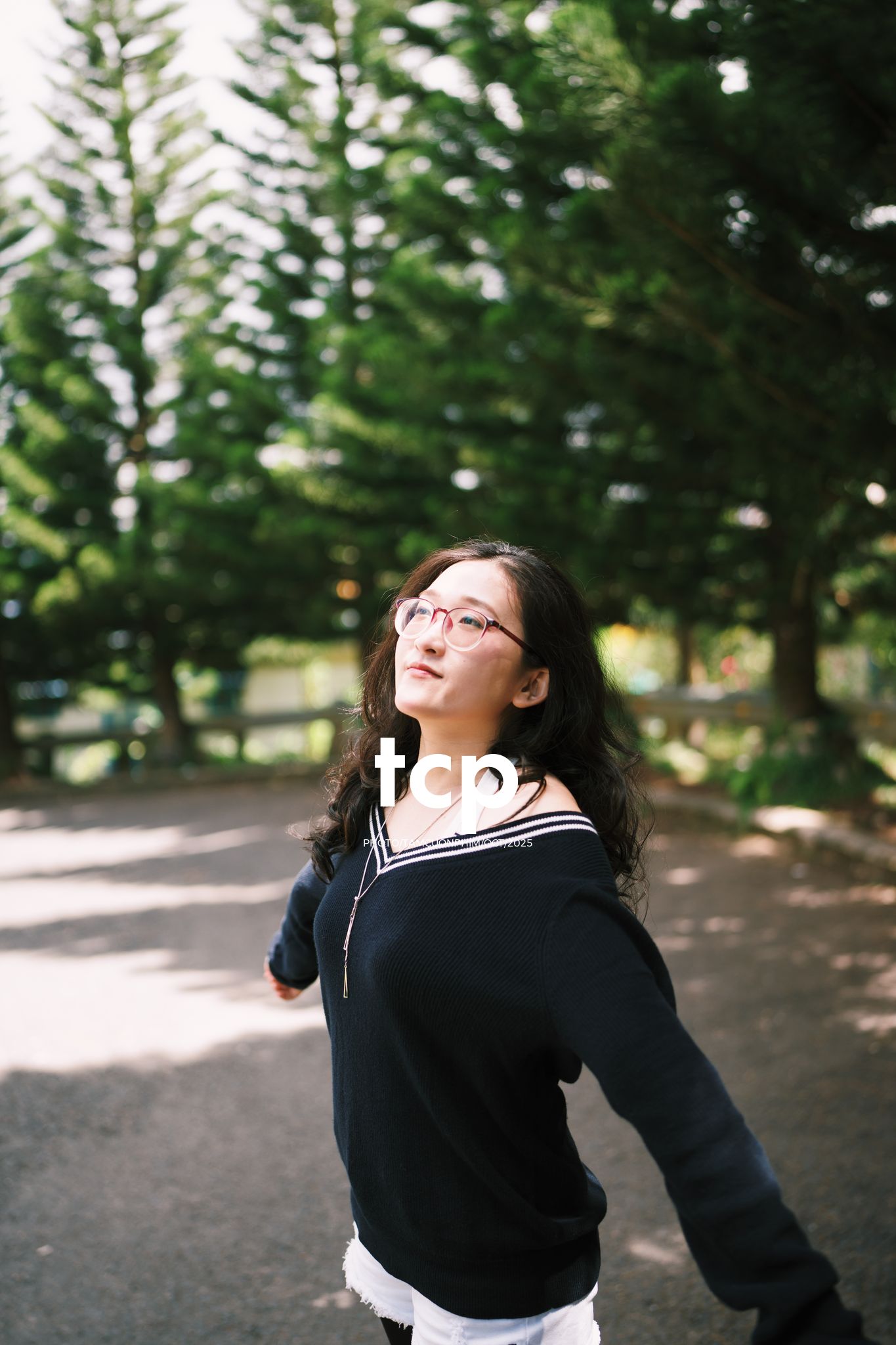 Tám Cuộn Phim - Ly cà phê đá tan chậm giữa sương mù cao nguyên