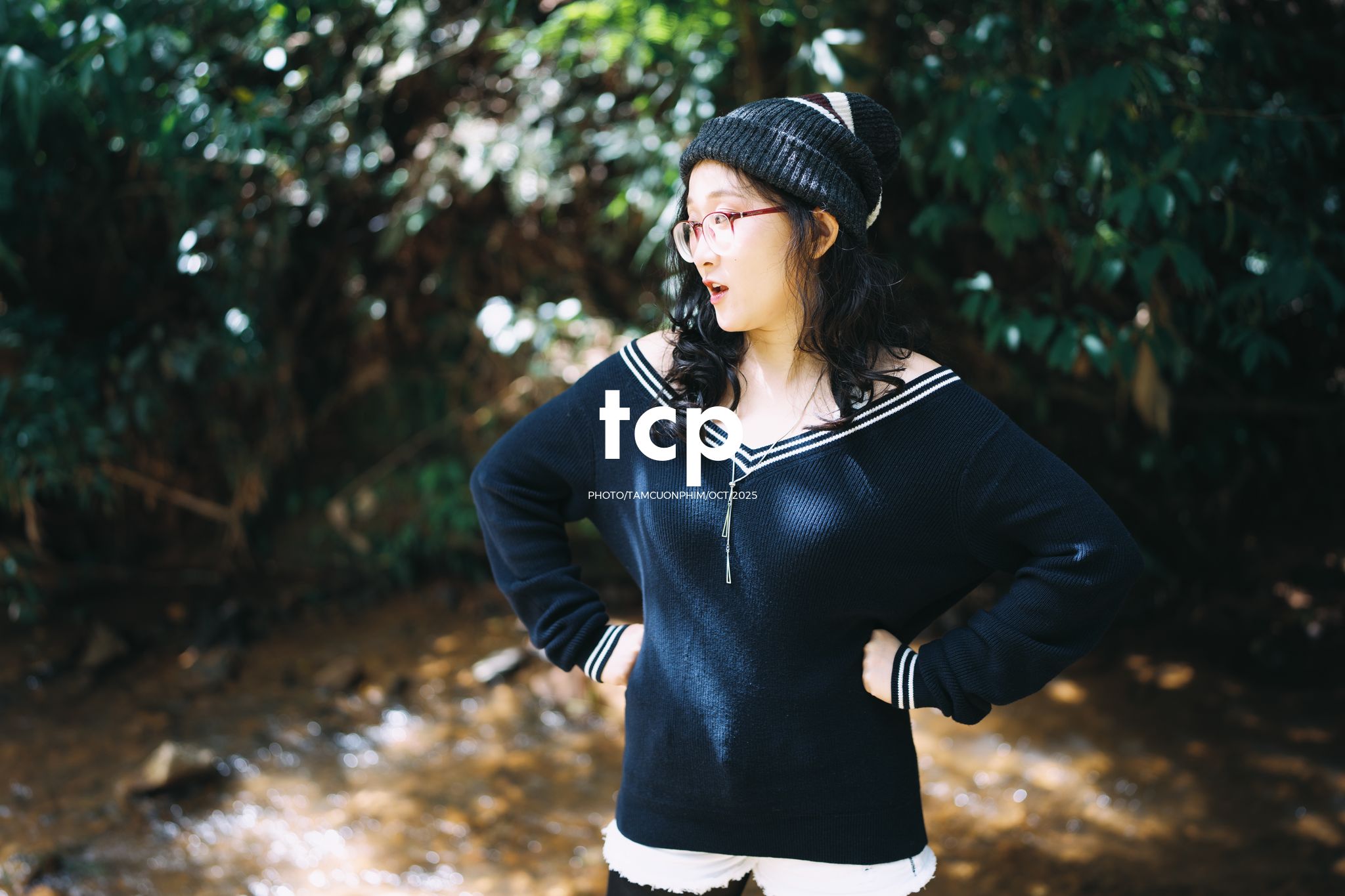 Tám Cuộn Phim - Ly cà phê đá tan chậm giữa sương mù cao nguyên