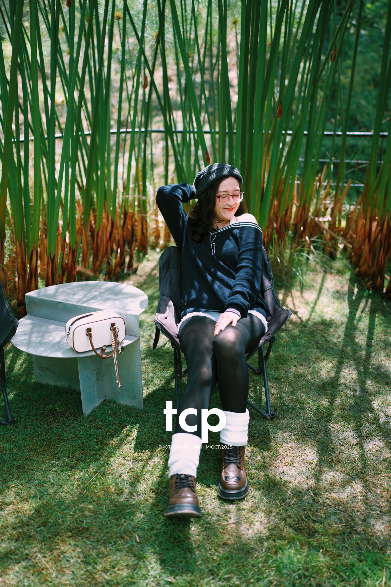 Tám Cuộn Phim - Ly cà phê đá tan chậm giữa sương mù cao nguyên