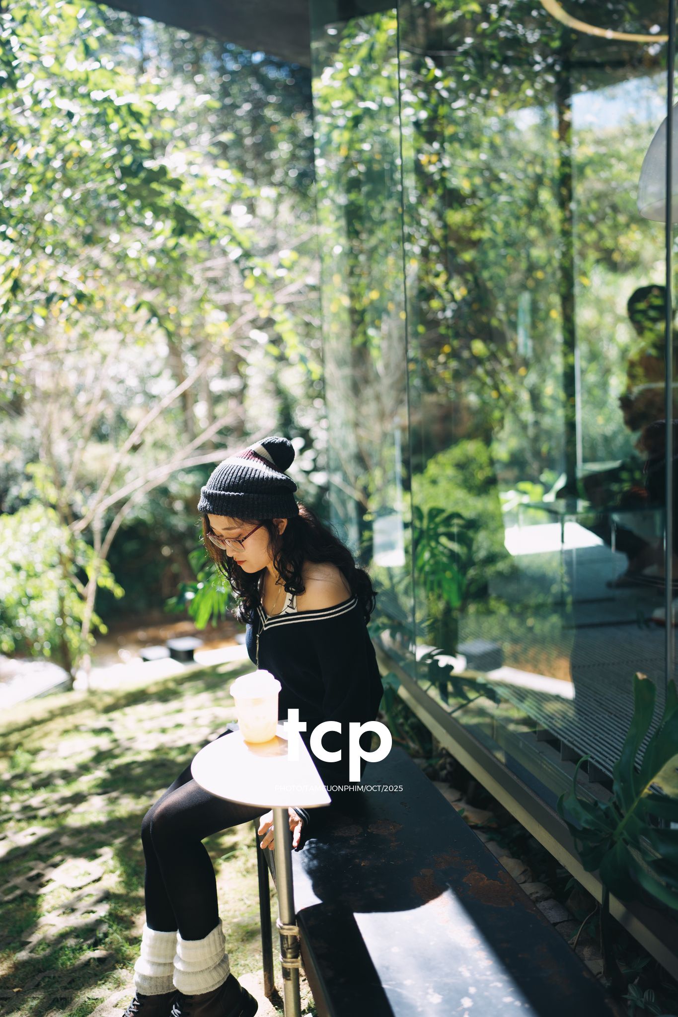 Tám Cuộn Phim - Ly cà phê đá tan chậm giữa sương mù cao nguyên