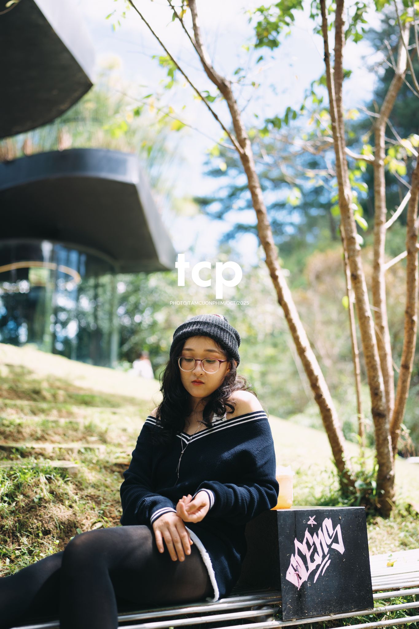 Tám Cuộn Phim - Ly cà phê đá tan chậm giữa sương mù cao nguyên