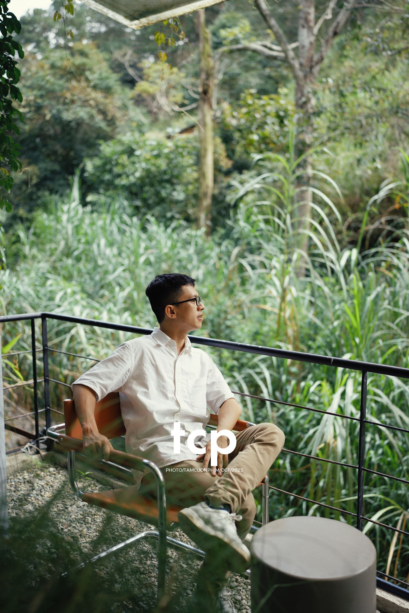 Tám Cuộn Phim - Phân cực vùng cao nguyên