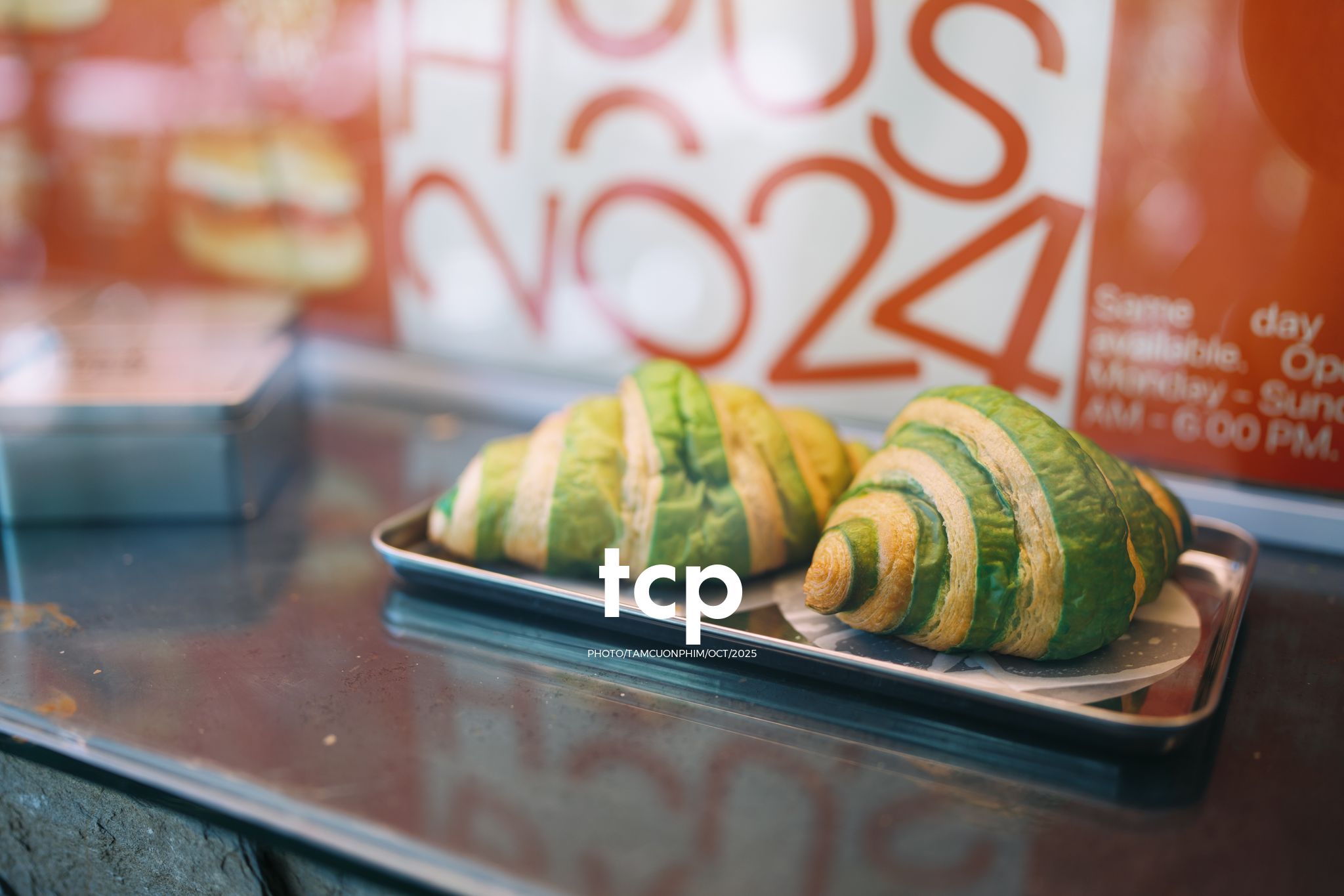 Tám Cuộn Phim - Phân cực vùng cao nguyên