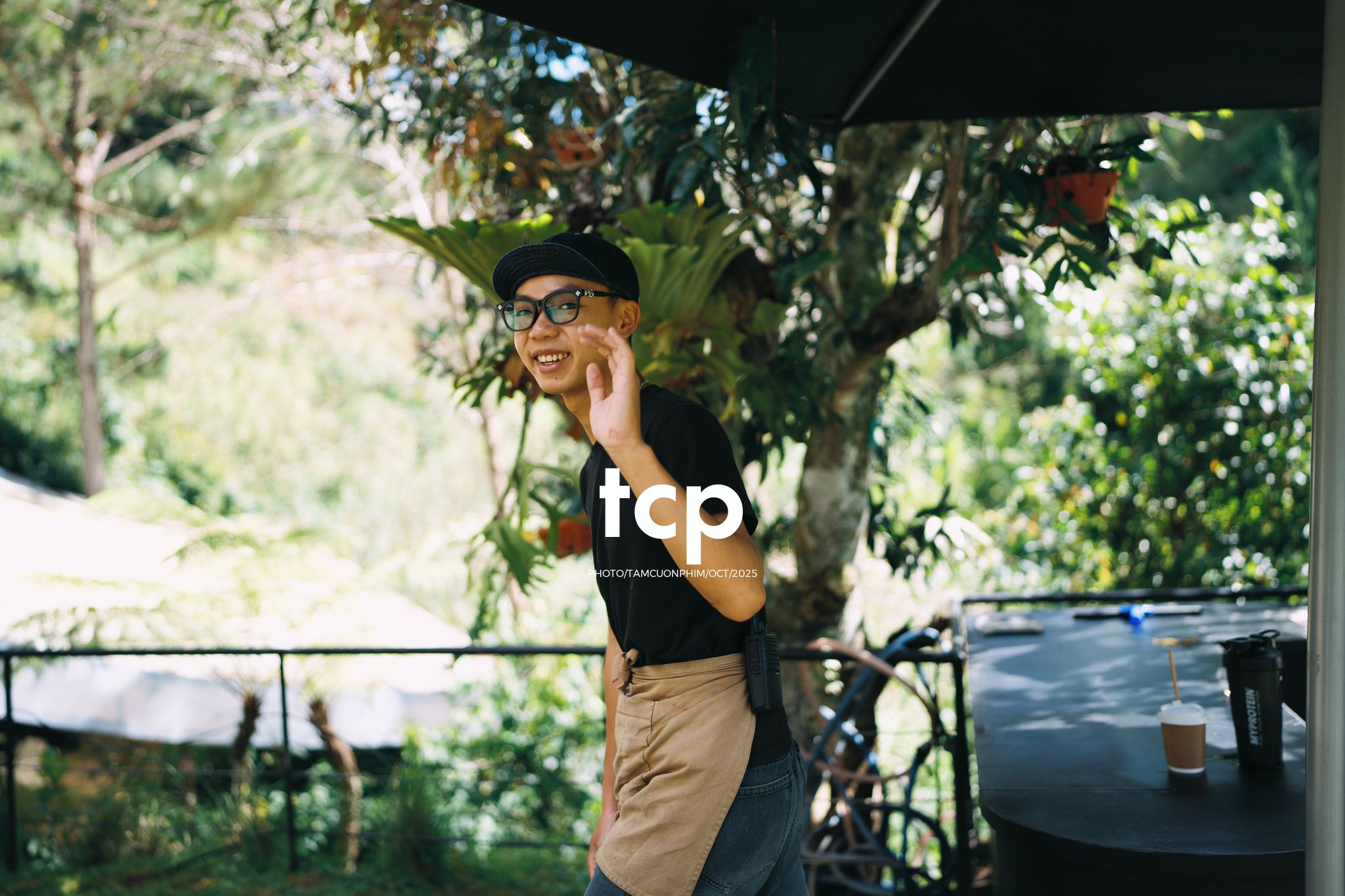 Tám Cuộn Phim - Phân cực vùng cao nguyên