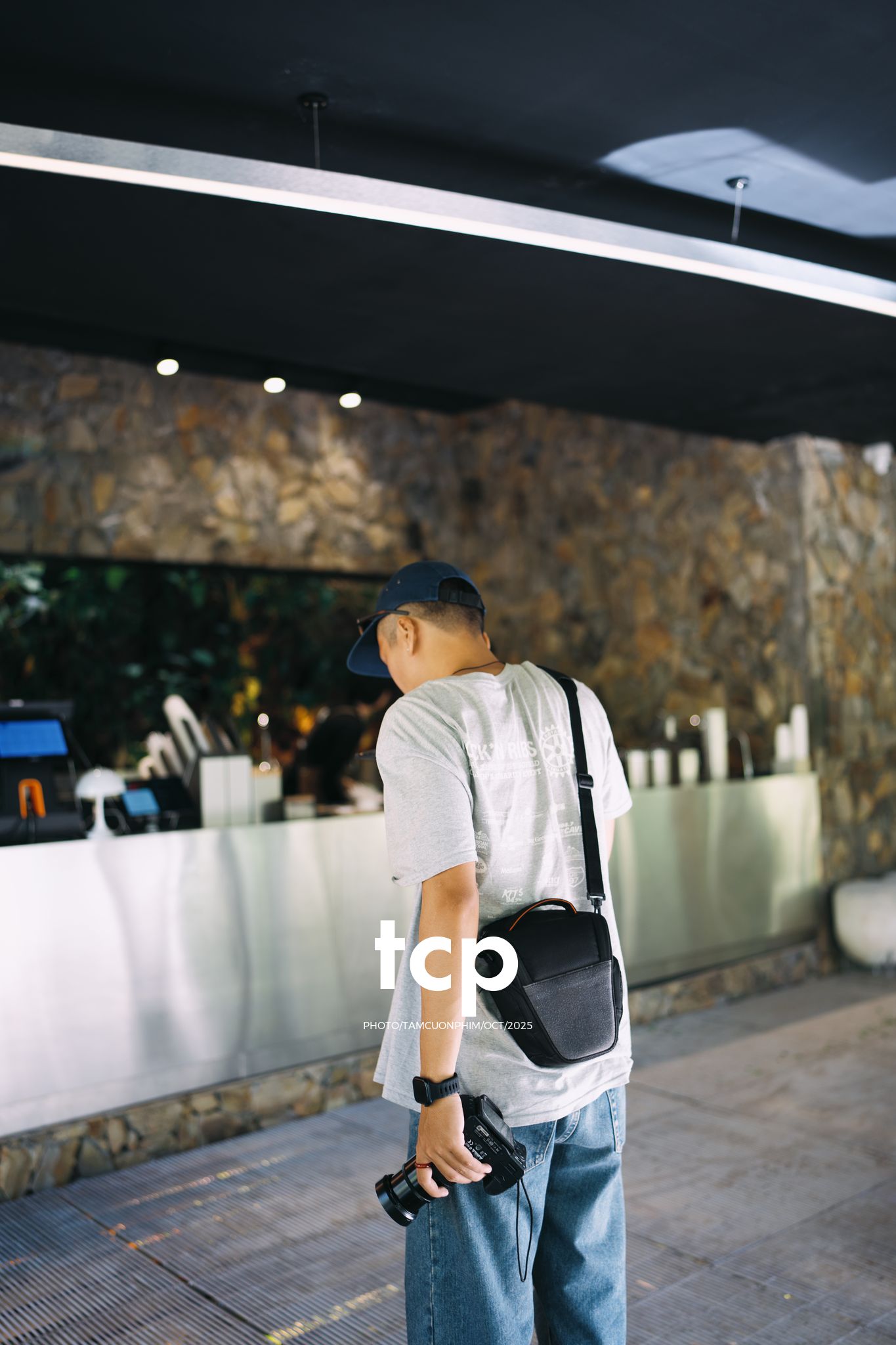 Tám Cuộn Phim - Phân cực vùng cao nguyên