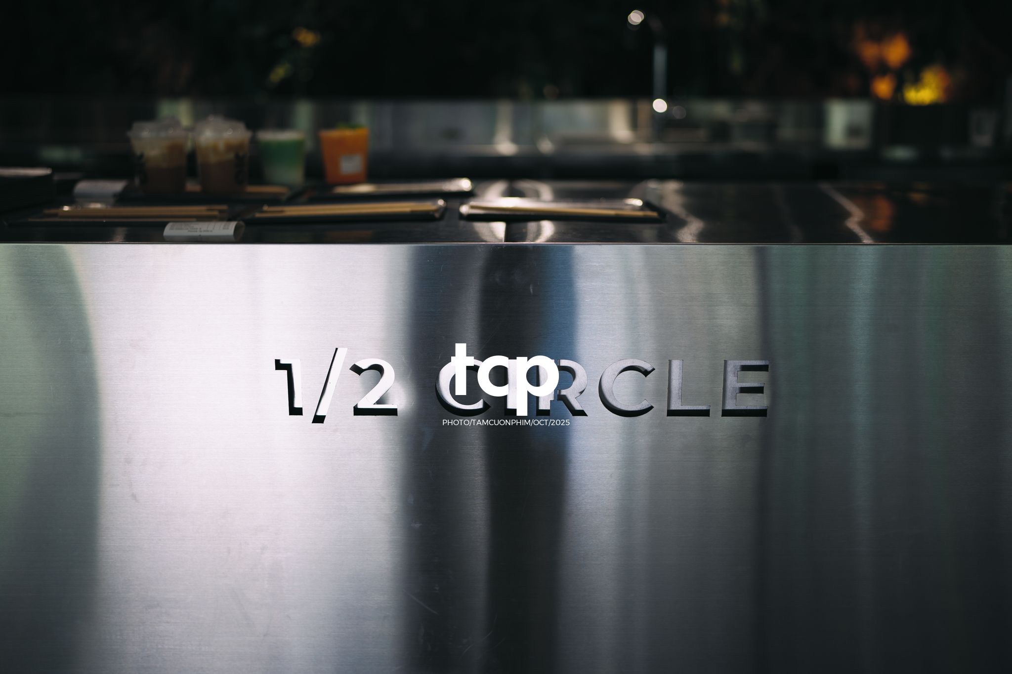 Tám Cuộn Phim - Phân cực vùng cao nguyên