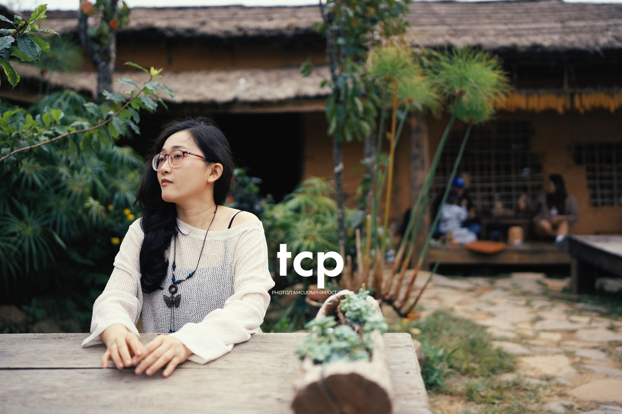 Tám Cuộn Phim - Chẳng phải chuyến đi nào cũng chỉ cần một chút bình yên thôi sao?