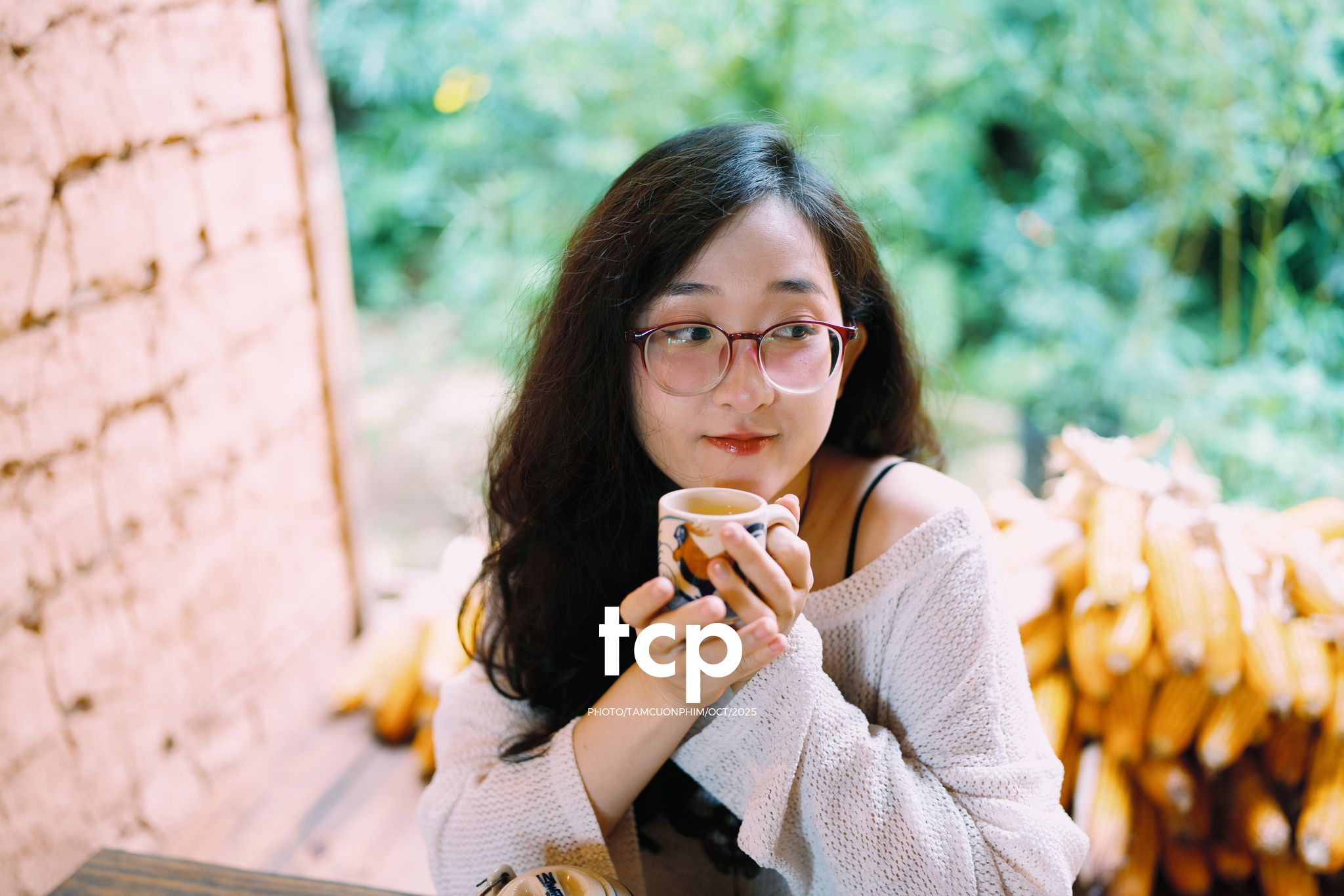 Tám Cuộn Phim - Chẳng phải chuyến đi nào cũng chỉ cần một chút bình yên thôi sao?