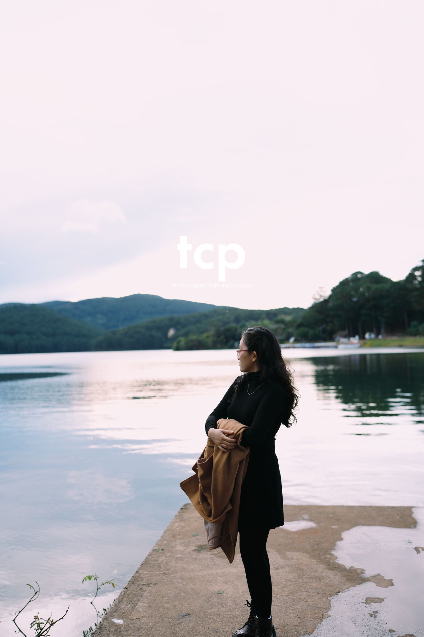 Tám Cuộn Phim - Chẳng phải chuyến đi nào cũng chỉ cần một chút bình yên thôi sao?