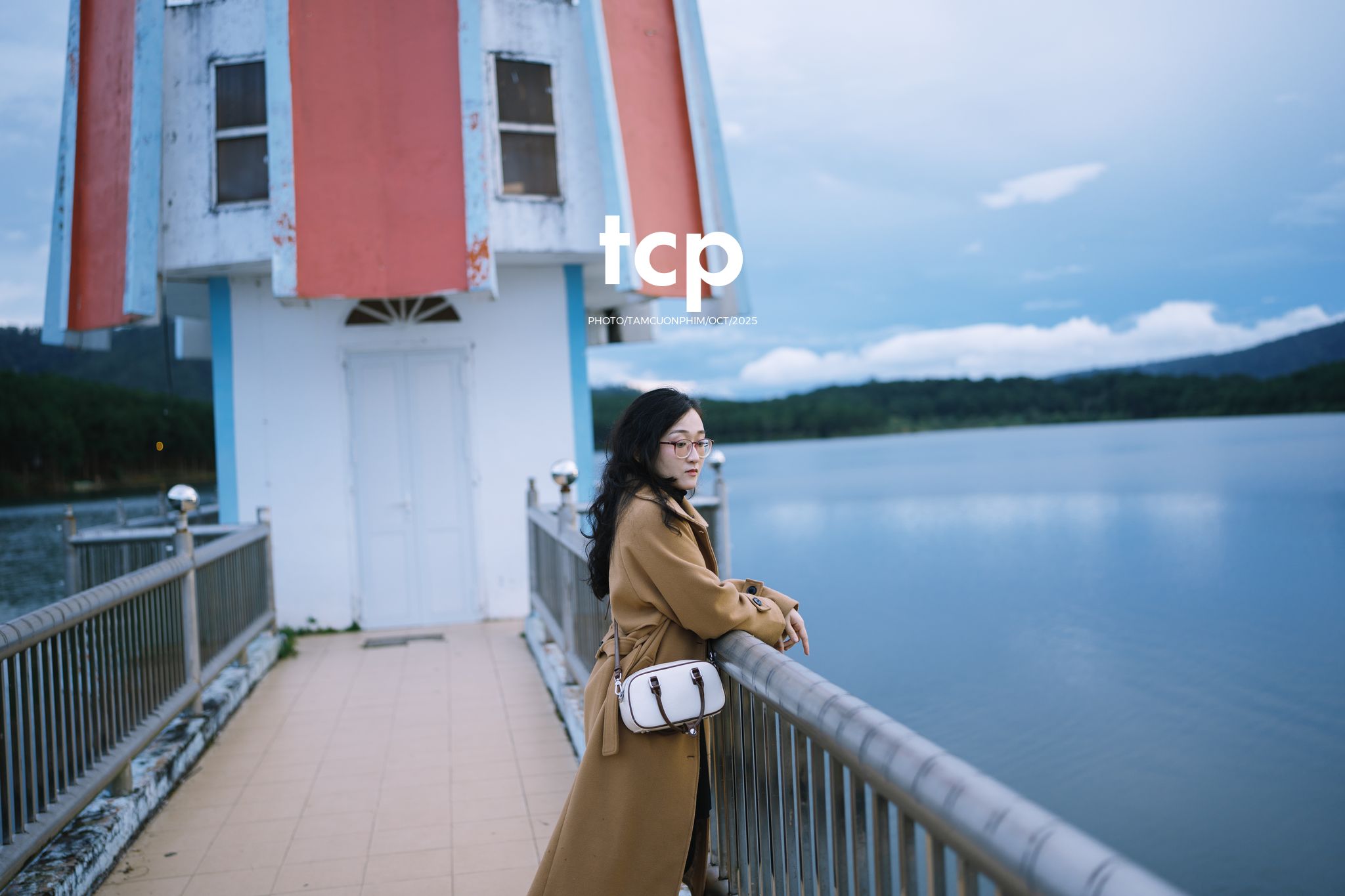 Tám Cuộn Phim - Chẳng phải chuyến đi nào cũng chỉ cần một chút bình yên thôi sao?