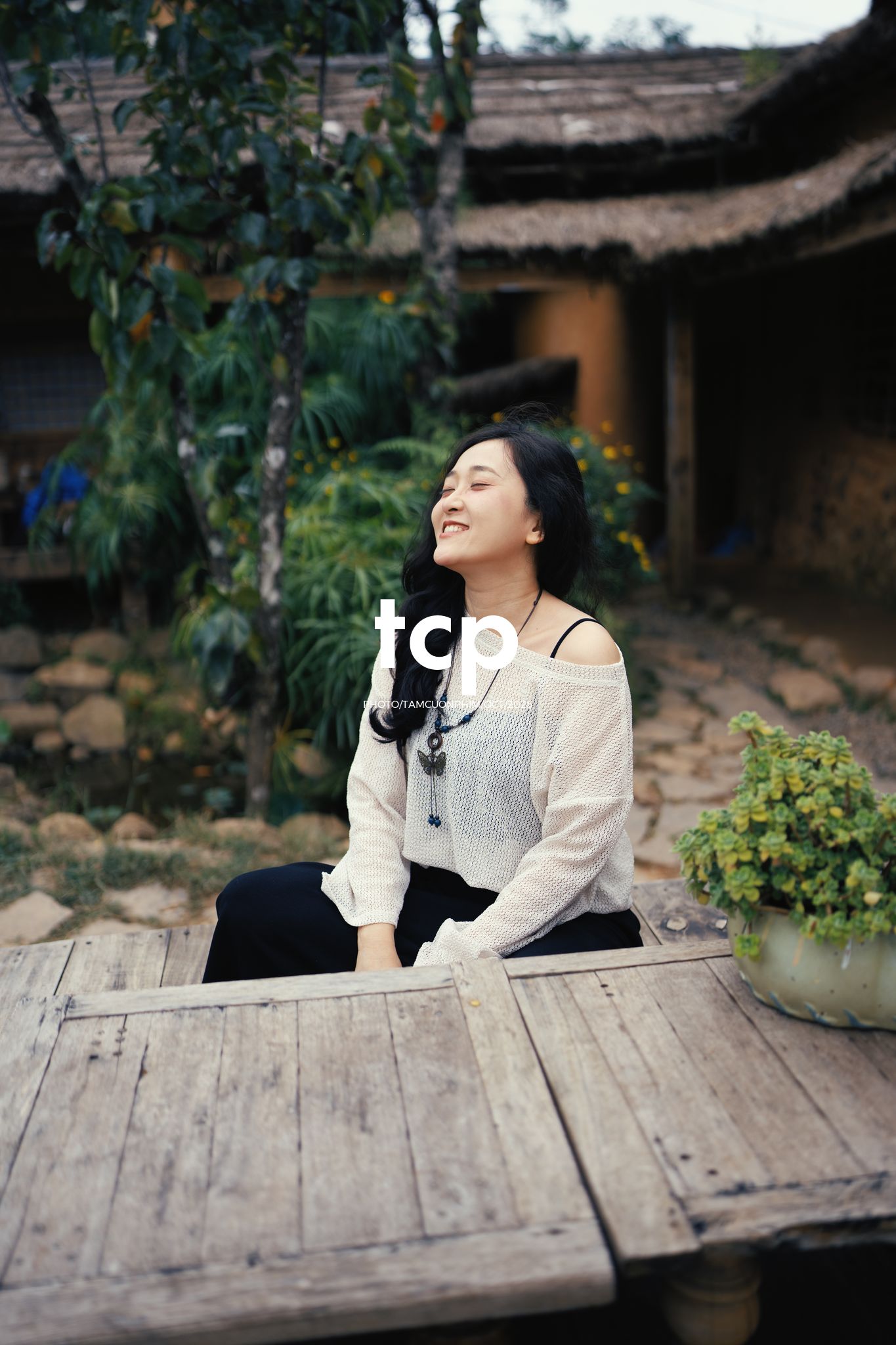 Tám Cuộn Phim - Chẳng phải chuyến đi nào cũng chỉ cần một chút bình yên thôi sao?