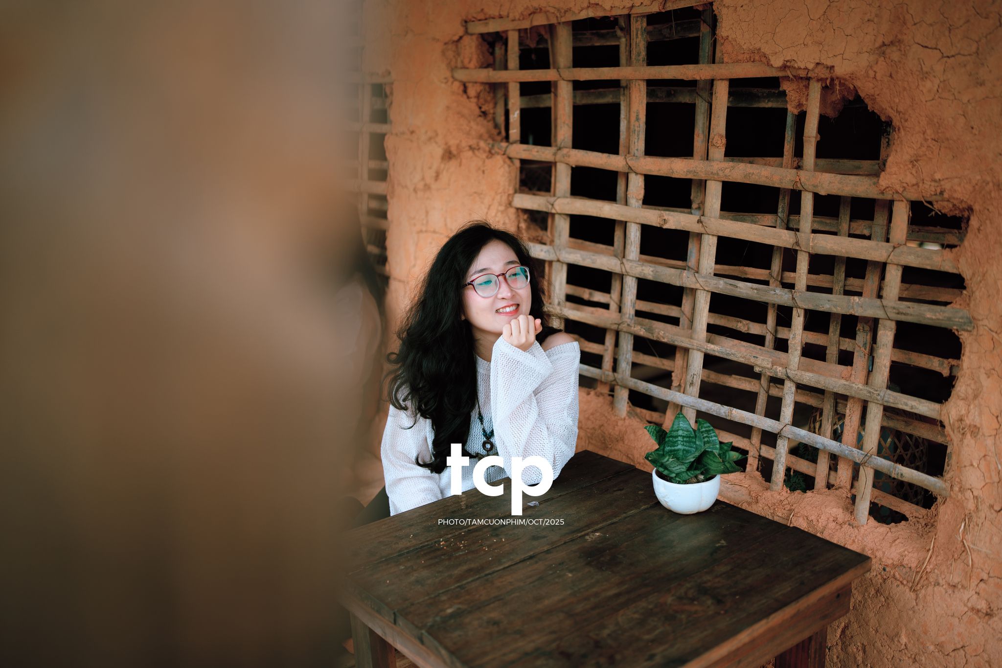 Tám Cuộn Phim - Chẳng phải chuyến đi nào cũng chỉ cần một chút bình yên thôi sao?