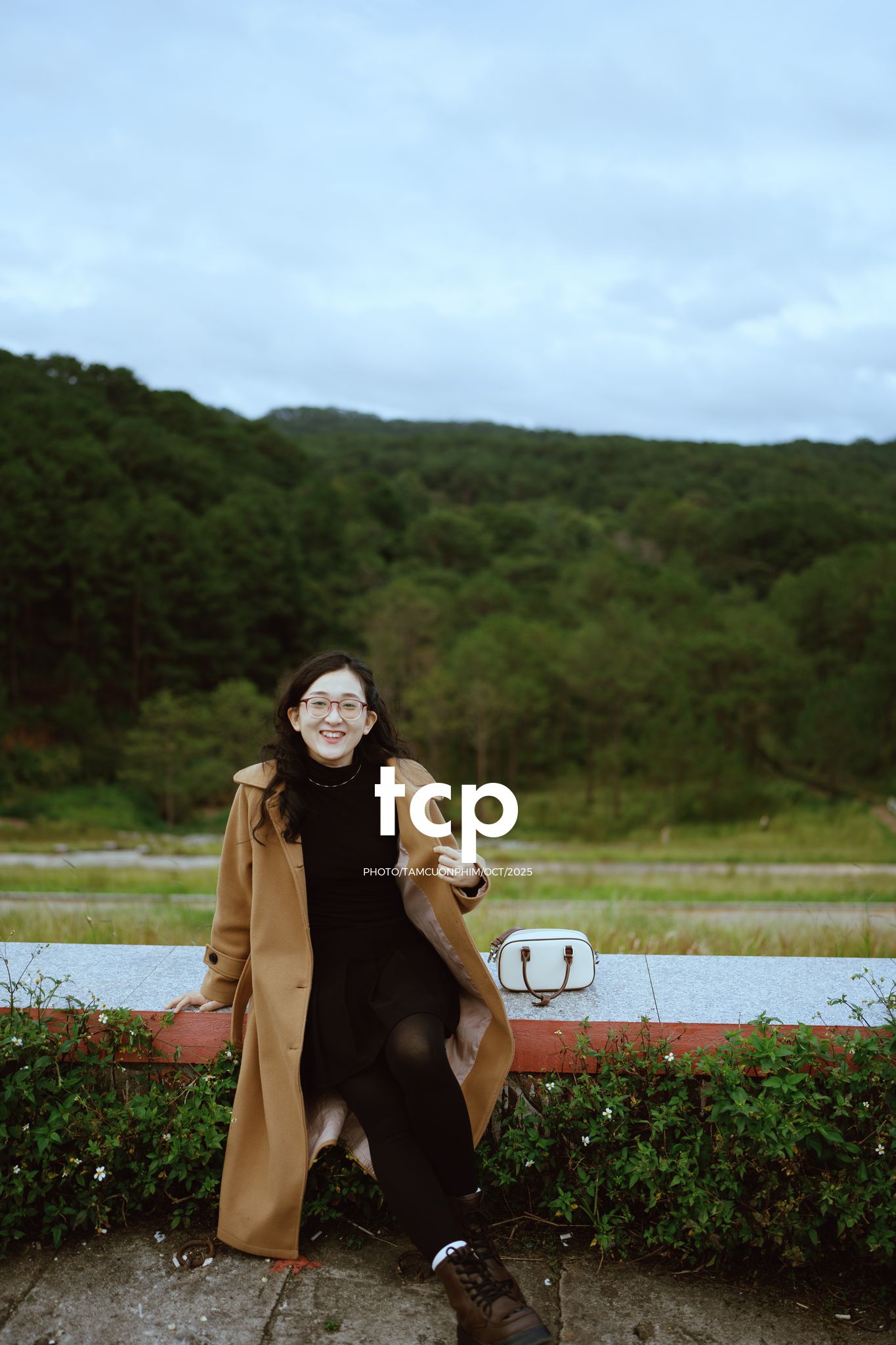 Tám Cuộn Phim - Chẳng phải chuyến đi nào cũng chỉ cần một chút bình yên thôi sao?