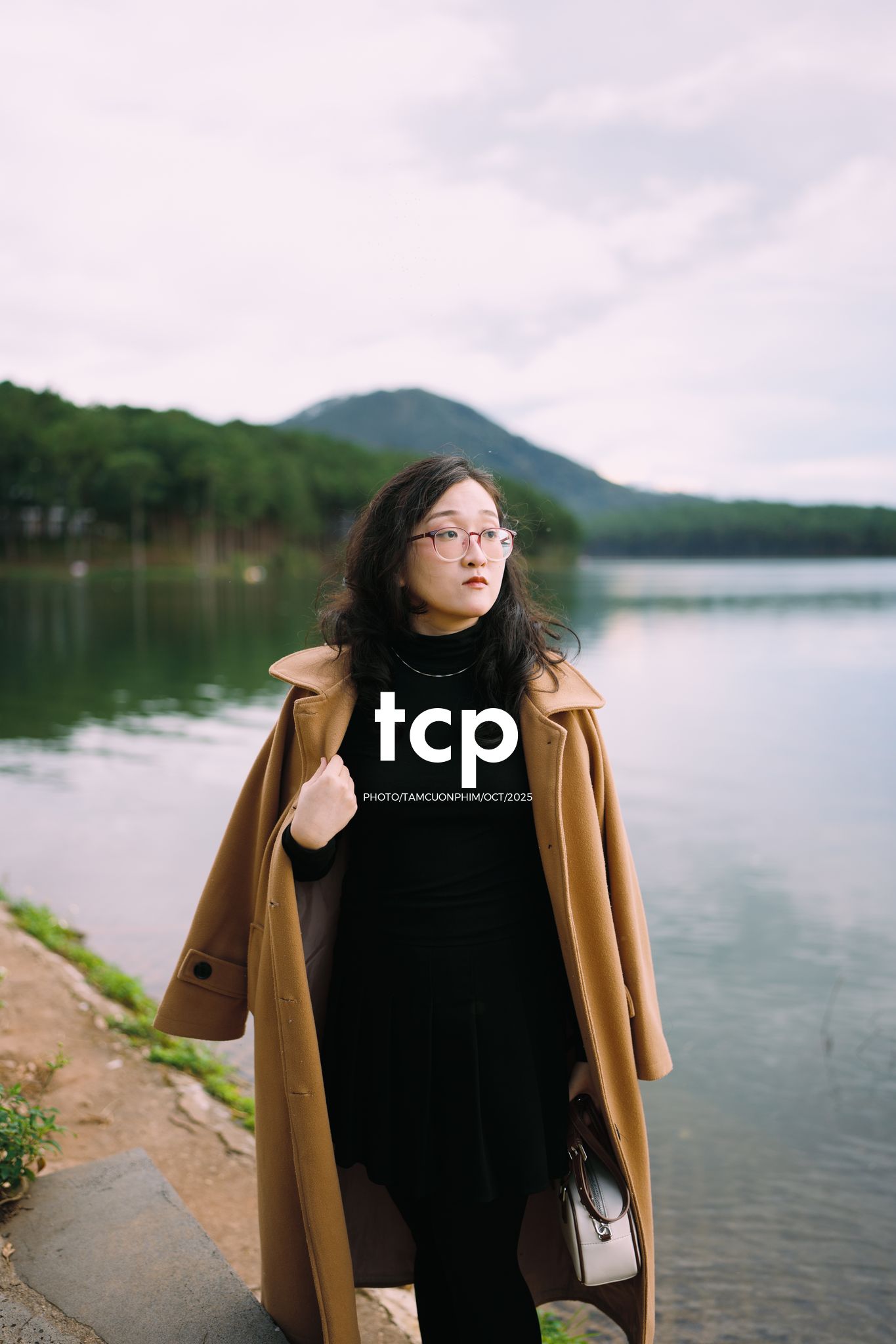 Tám Cuộn Phim - Chẳng phải chuyến đi nào cũng chỉ cần một chút bình yên thôi sao?