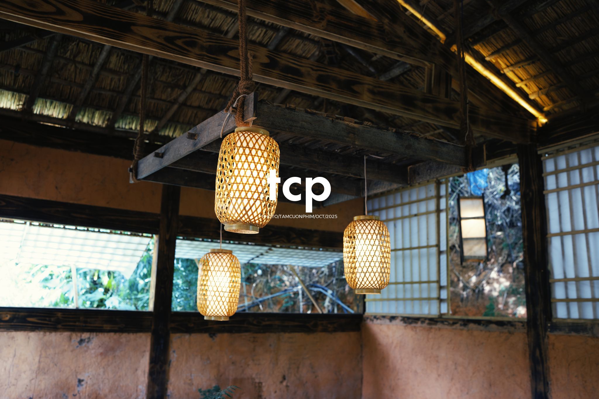 Tám Cuộn Phim - Nắng lạnh và bánh nóng