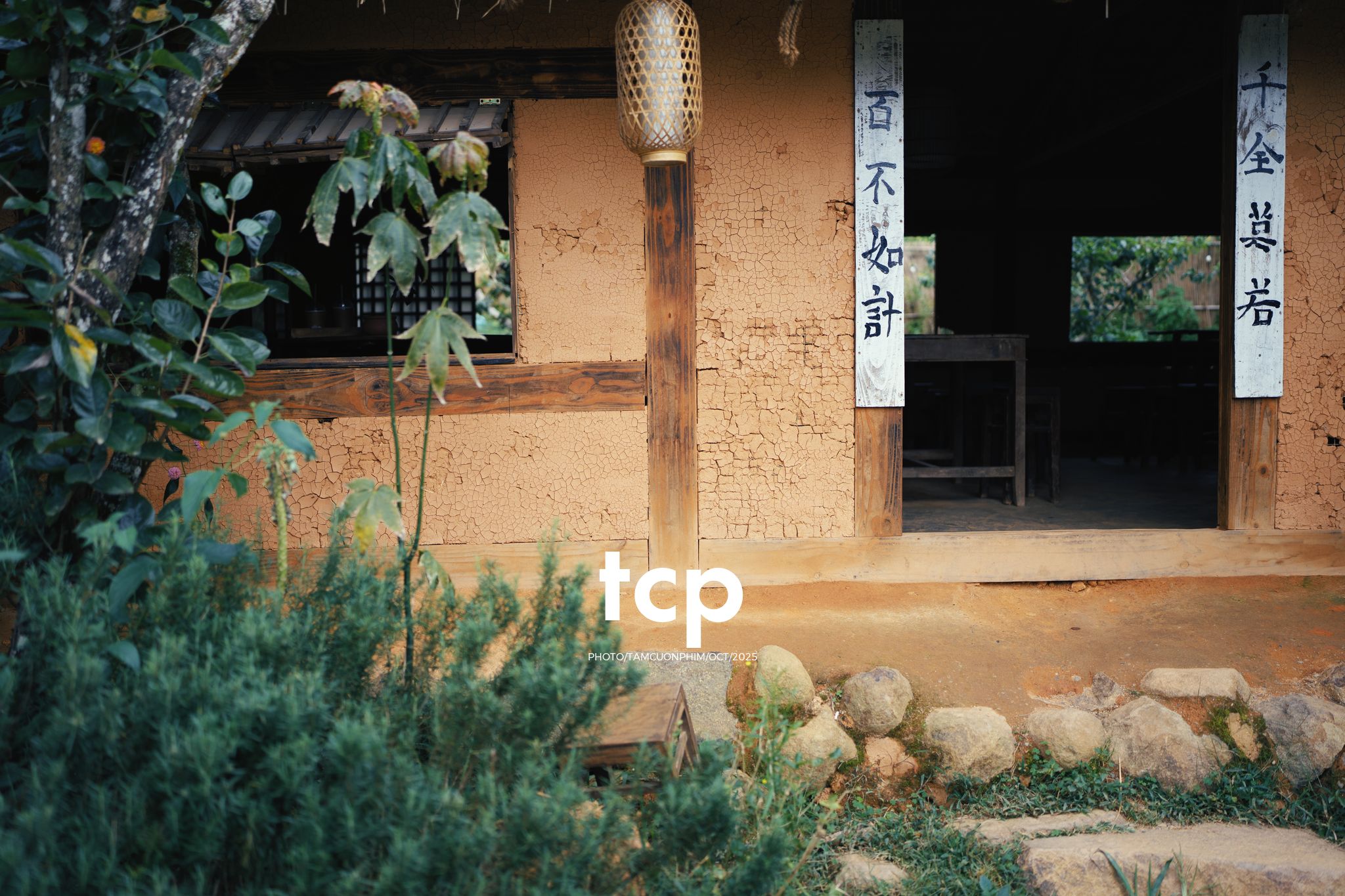 Tám Cuộn Phim - Nắng lạnh và bánh nóng