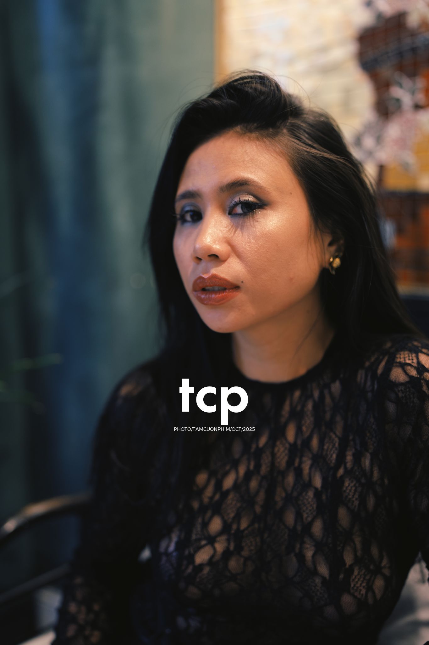 Tám Cuộn Phim - Một ly martini và tiếng chuông đồng hồ báo hiệu tuổi mới