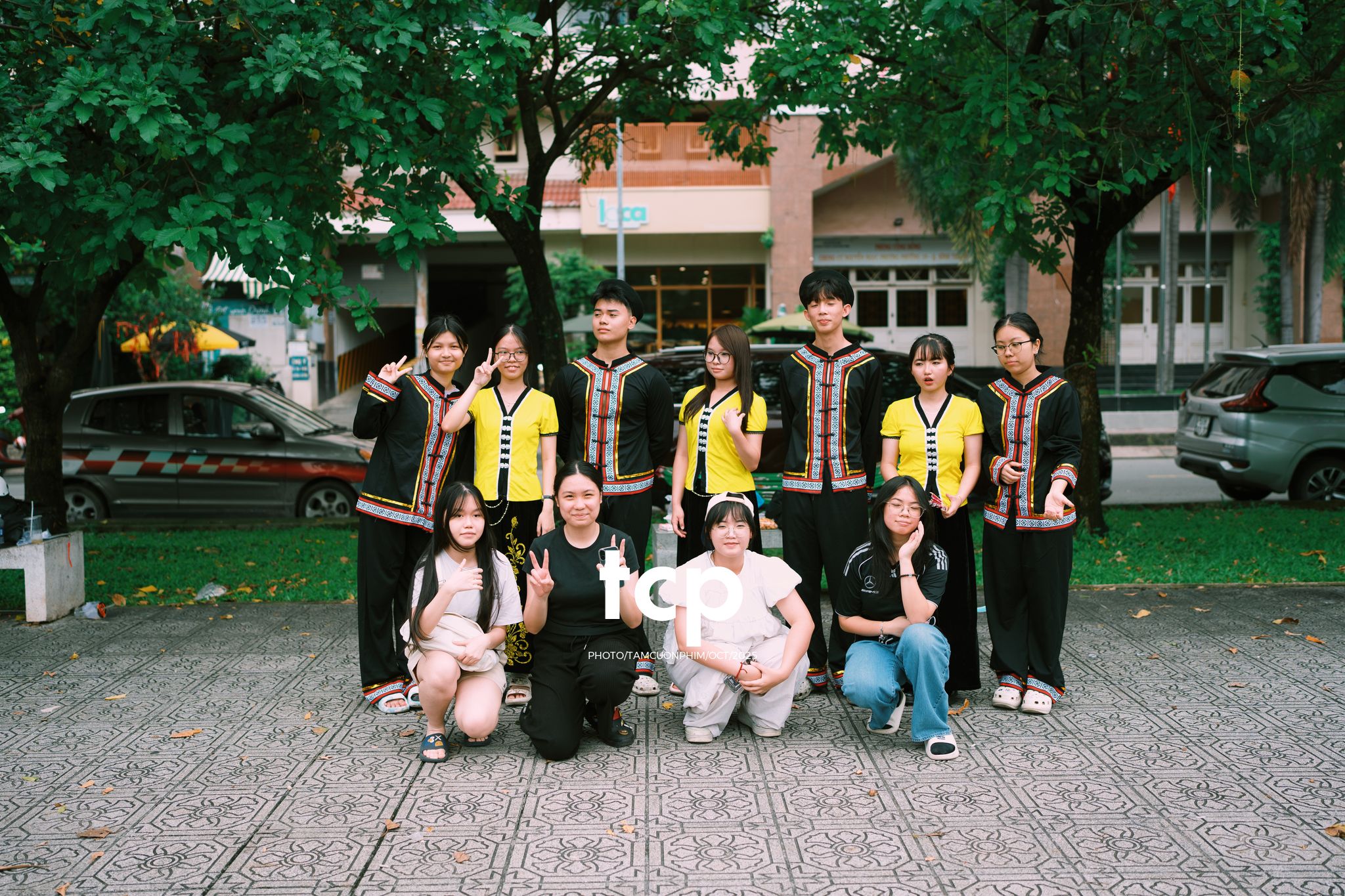 Tám Cuộn Phim - Những khoảnh khắc giao thoa văn hóa đầy gắn kết