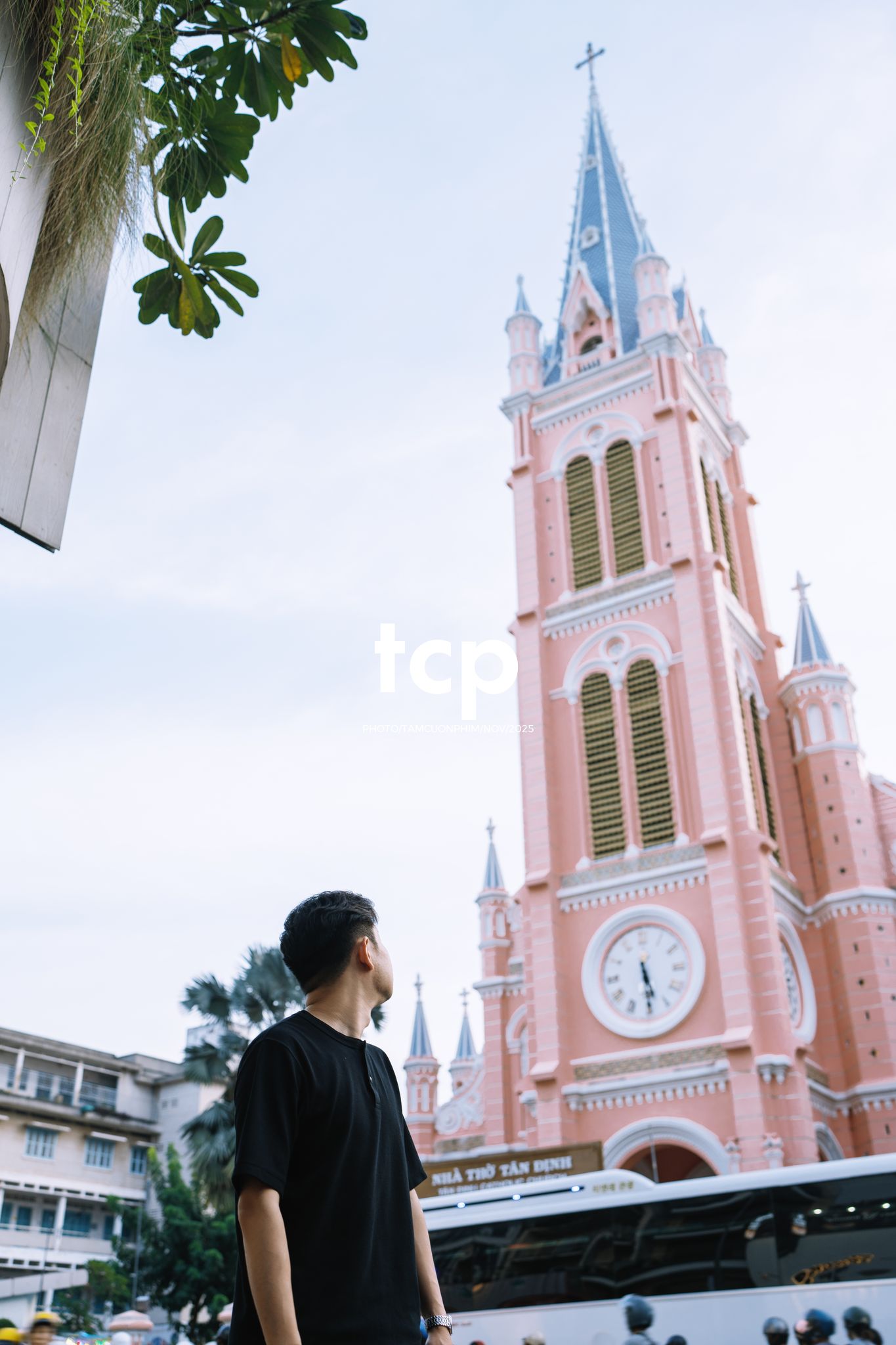 Tám Cuộn Phim - Hành trình khám phá đầy cảm hứng