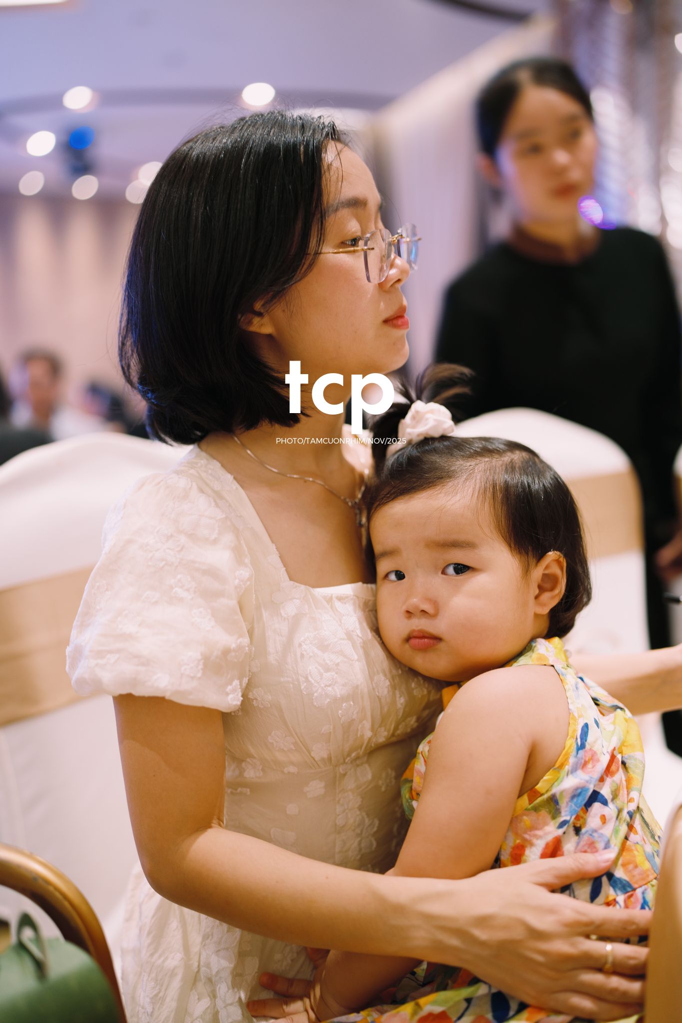 Tám Cuộn Phim - Hơi ấm ngày chung đôi