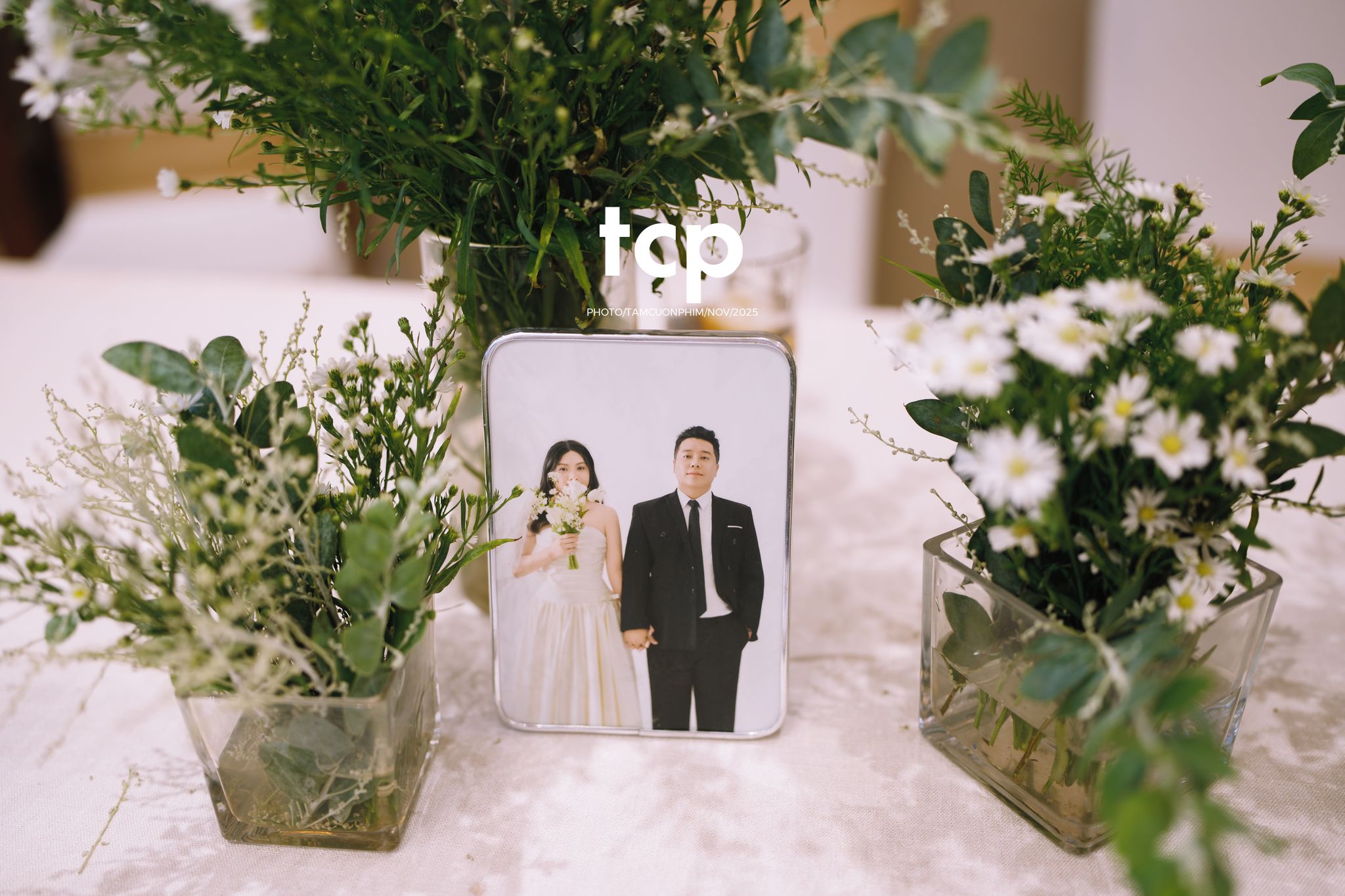 Tám Cuộn Phim - Hơi ấm ngày chung đôi